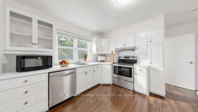 Photo 16 of 3 Greengate Road, North York, Banbury-Don Mills — HOMEH