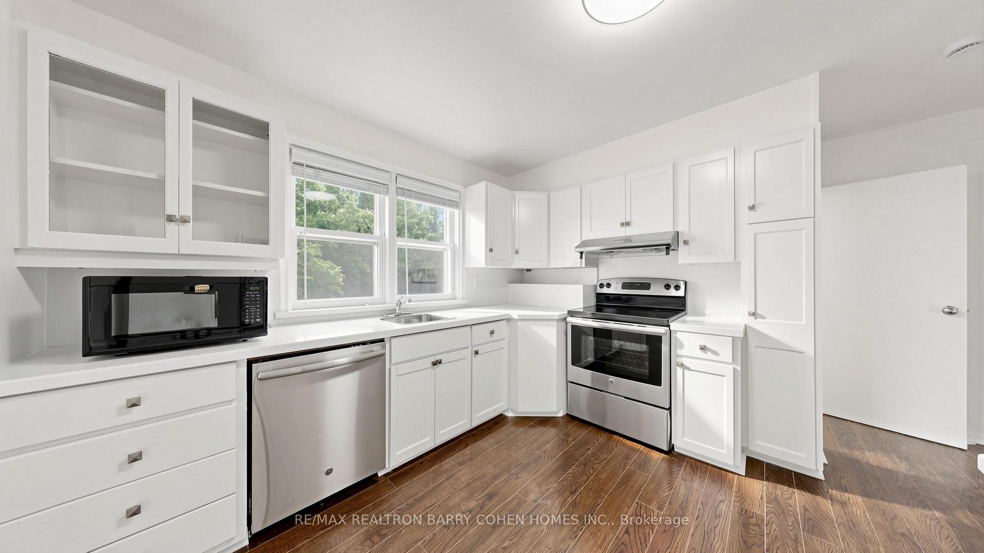 Photo 17 of 3 Greengate Road, North York, Banbury-Don Mills — HOMEH