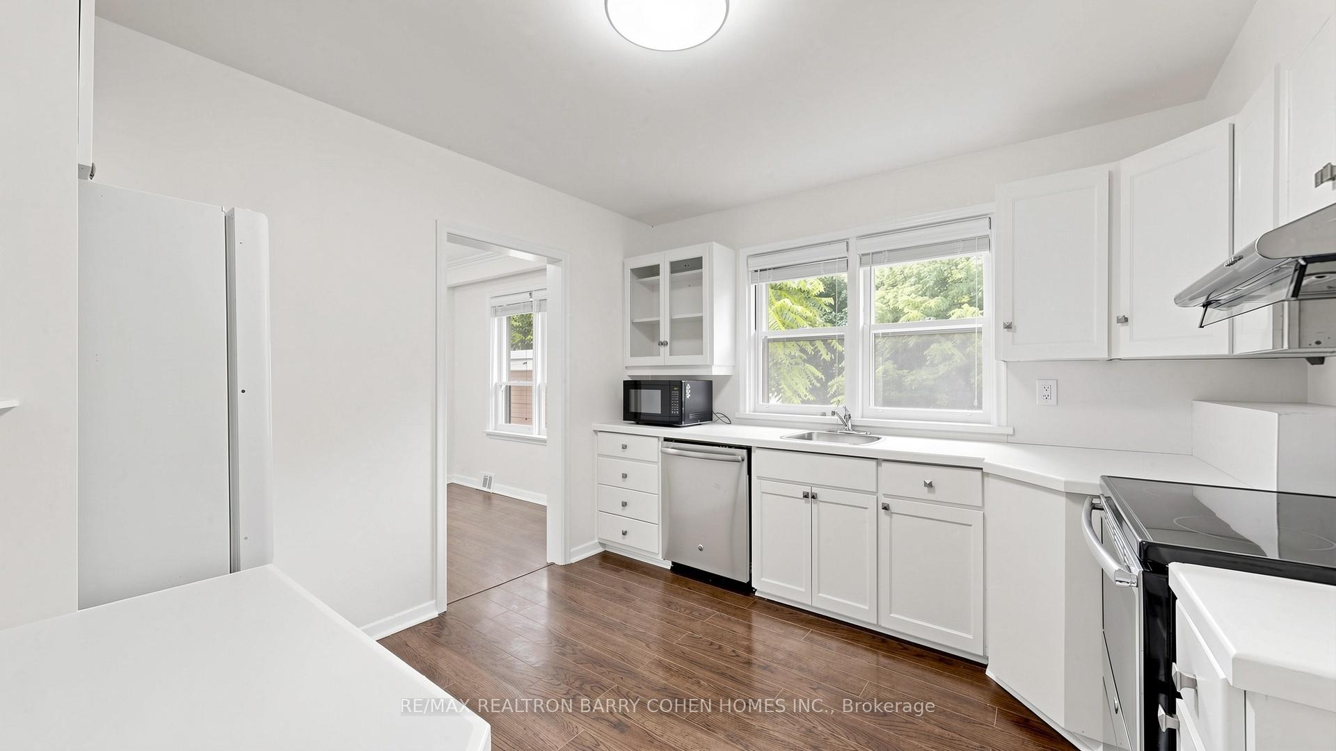 Photo 19 of 3 Greengate Road, North York, Banbury-Don Mills — HOMEH