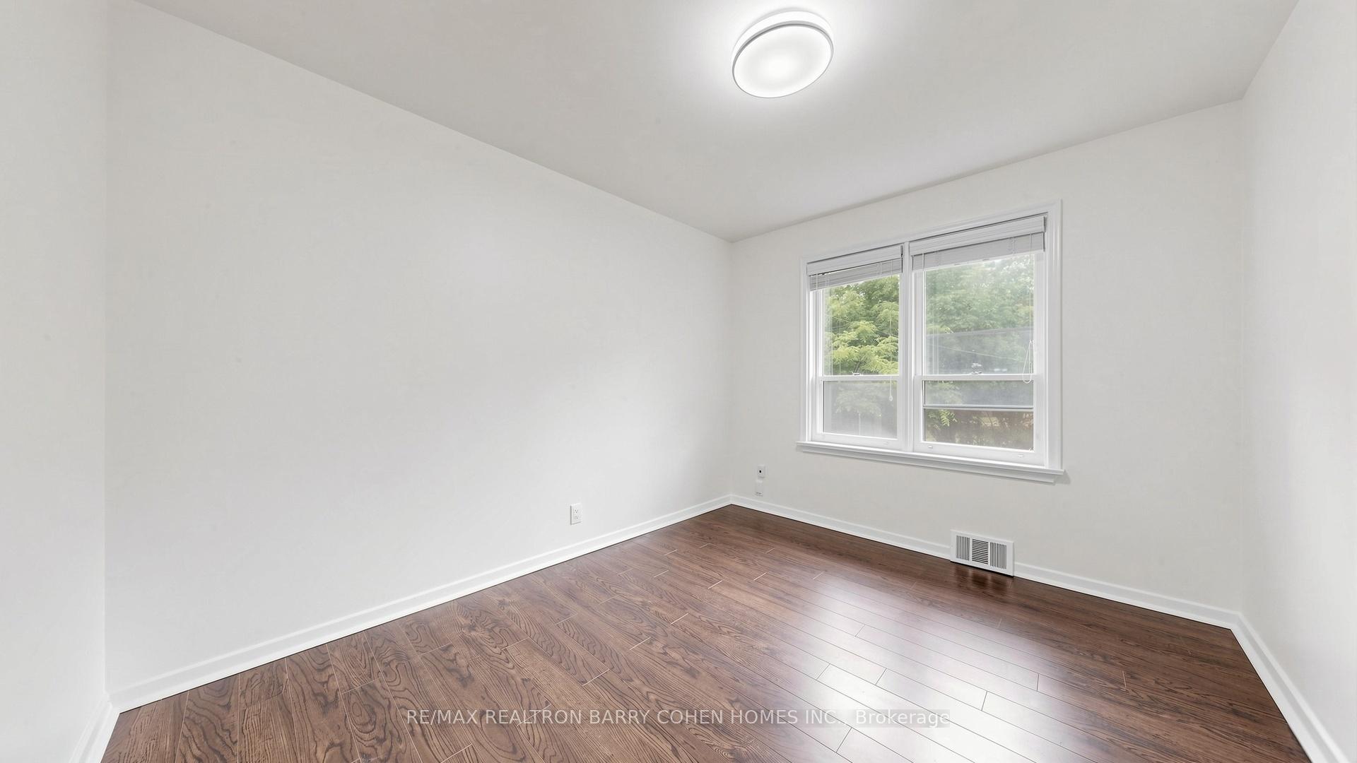 Photo 24 of 3 Greengate Road, North York, Banbury-Don Mills — HOMEH