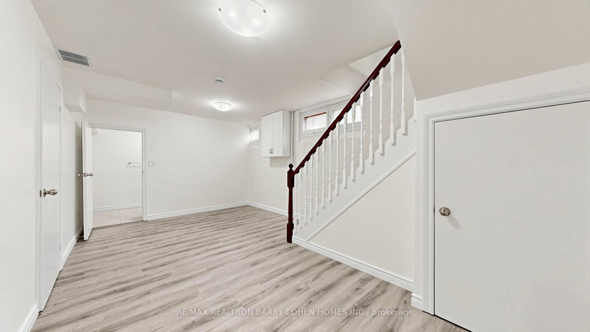 Photo 37 of 3 Greengate Road, North York, Banbury-Don Mills — HOMEH
