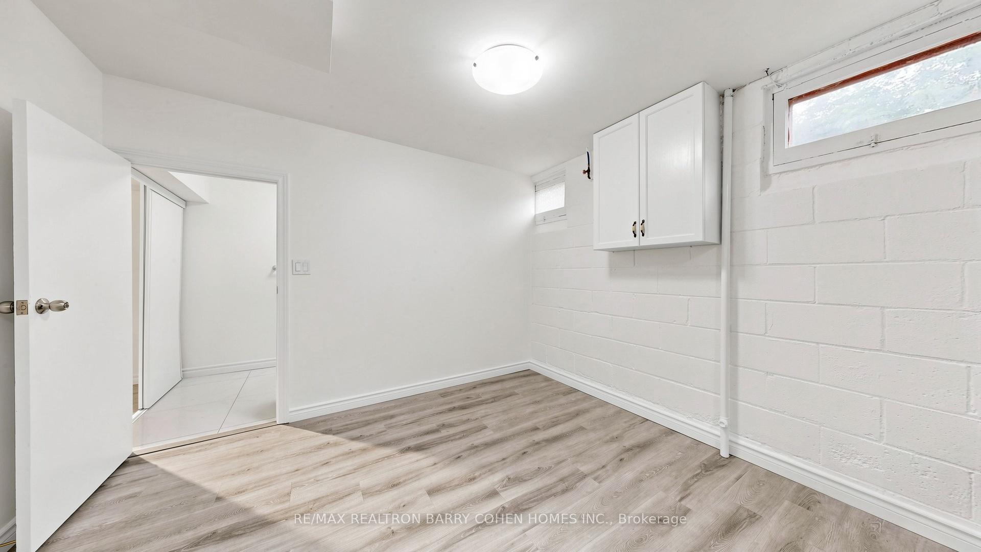 Photo 43 of 3 Greengate Road, North York, Banbury-Don Mills — HOMEH