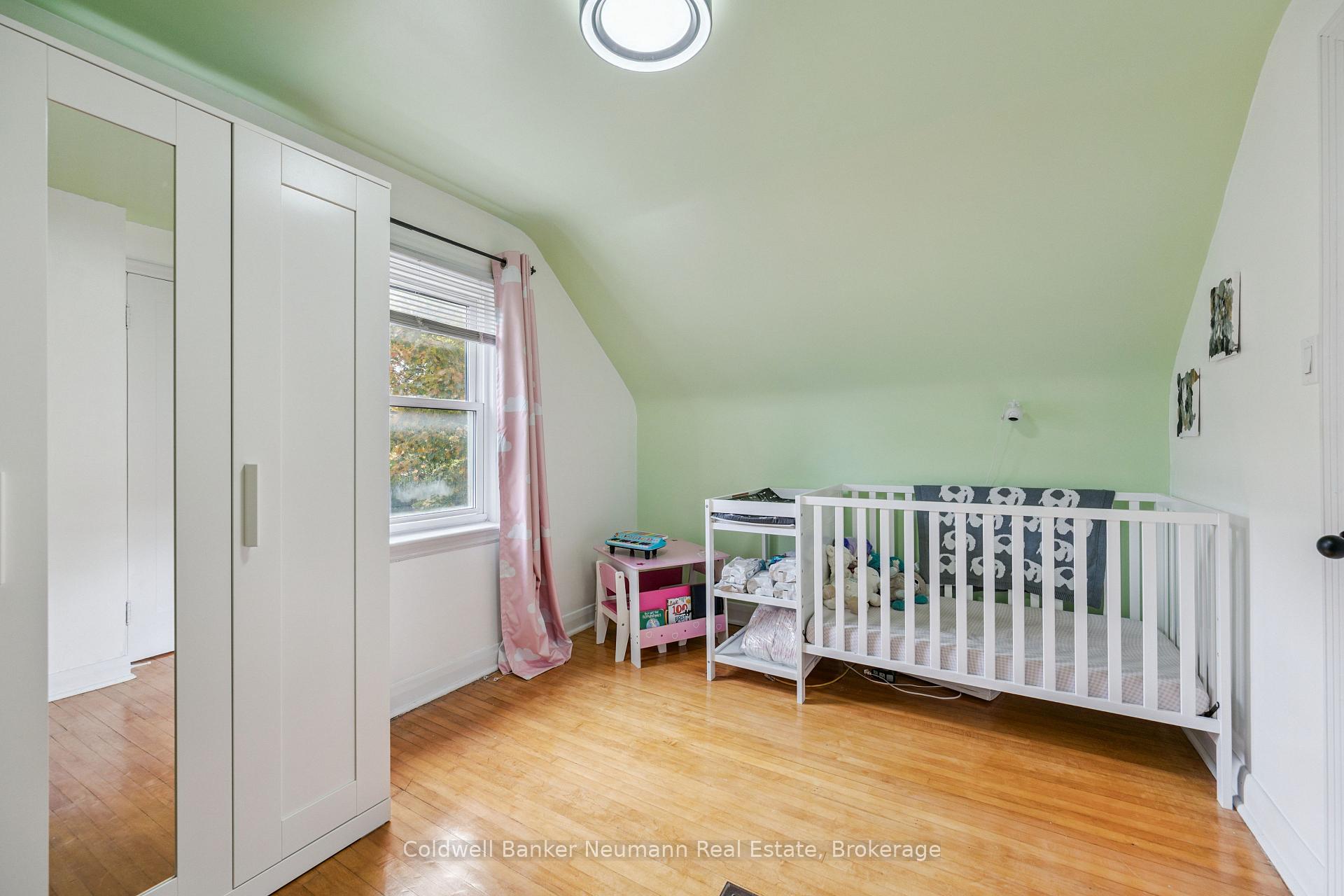 Photo 12 of 49 Edna Street, Kitchener, Central Frederick — HOMEH