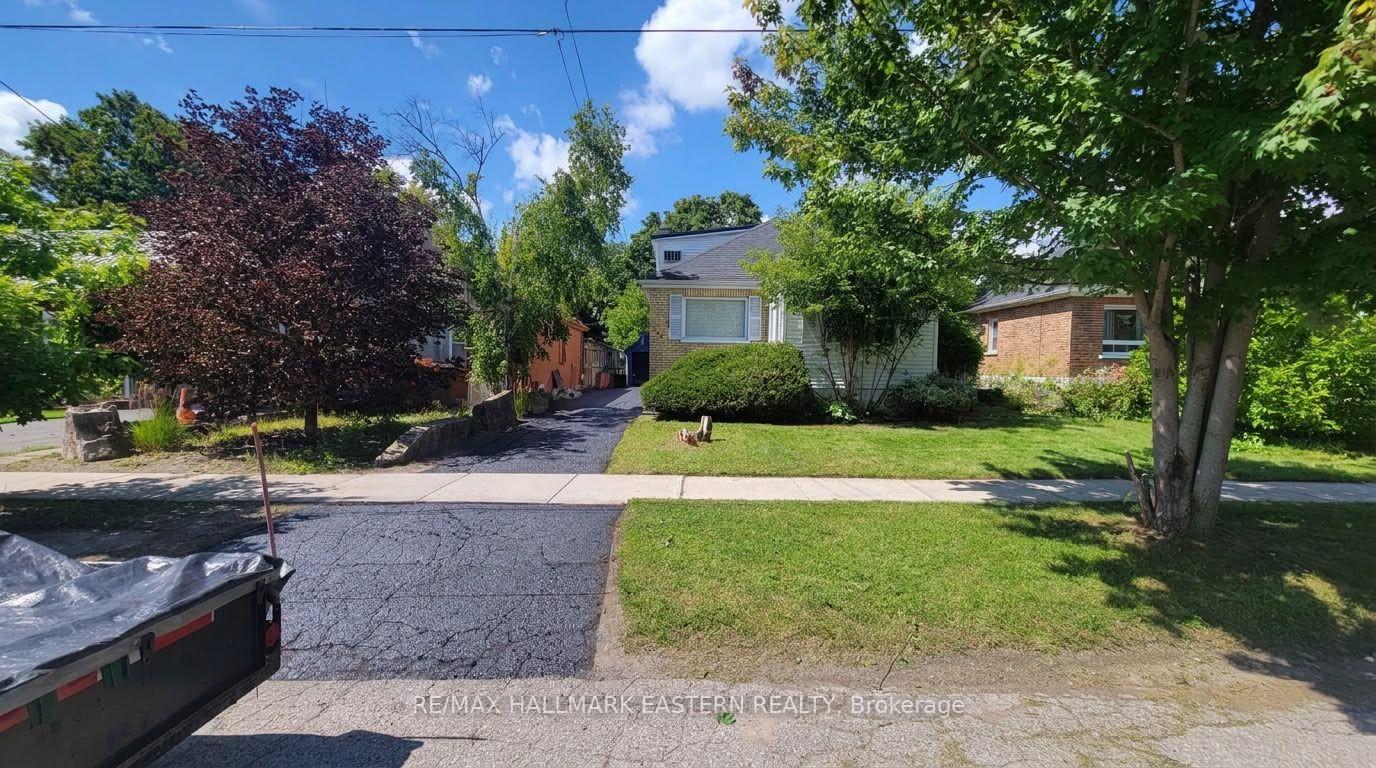 Photo 2 of 599 Donegal Street, Peterborough, Town Ward 3 — HOMEH