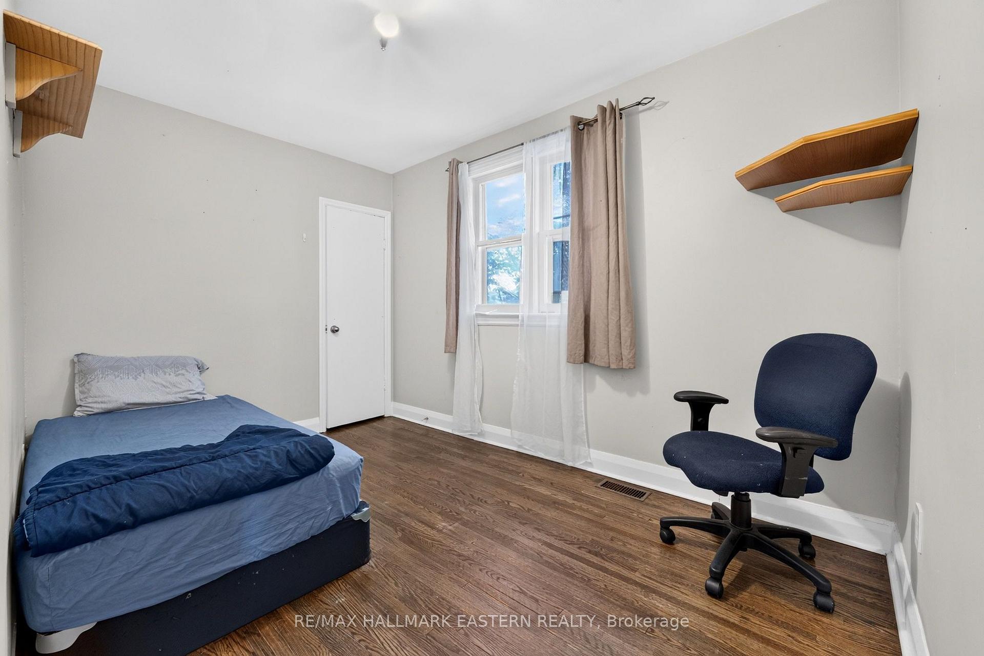 Photo 16 of 599 Donegal Street, Peterborough, Town Ward 3 — HOMEH