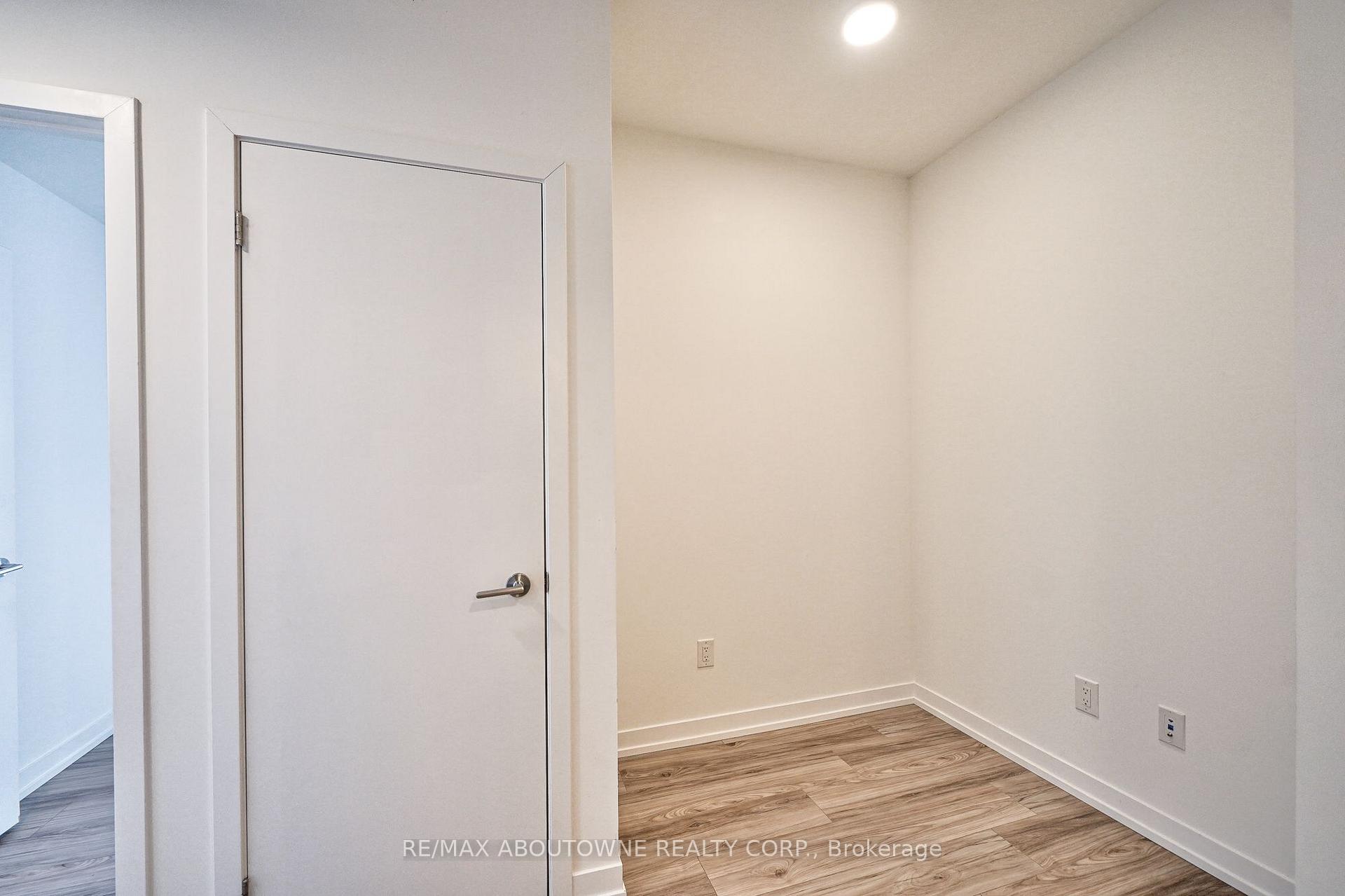 Photo 6 of Unit 3603, 4065 Confederation Parkway, Mississauga, City Centre — HOMEH