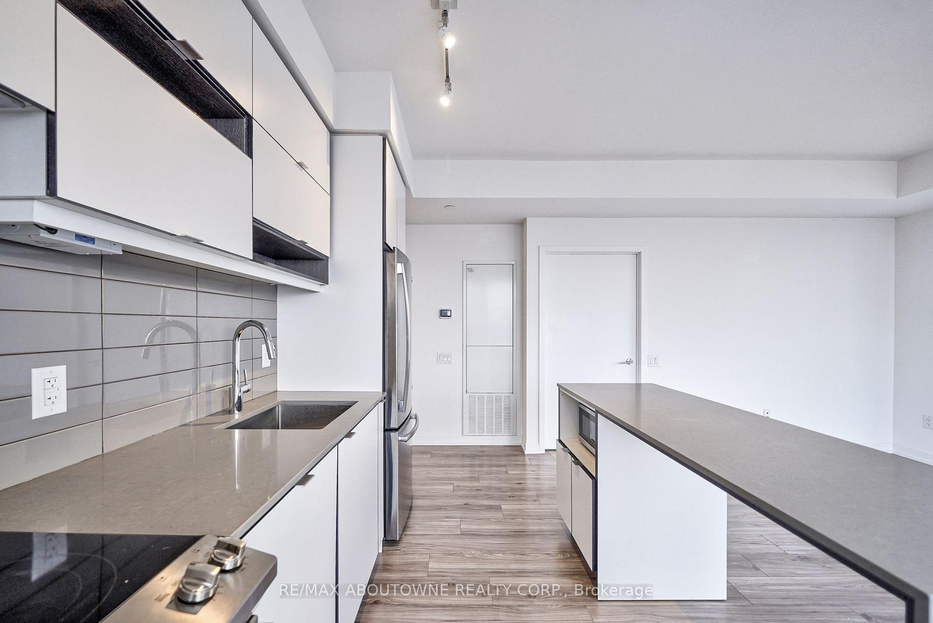 Photo 10 of Unit 3603, 4065 Confederation Parkway, Mississauga, City Centre — HOMEH