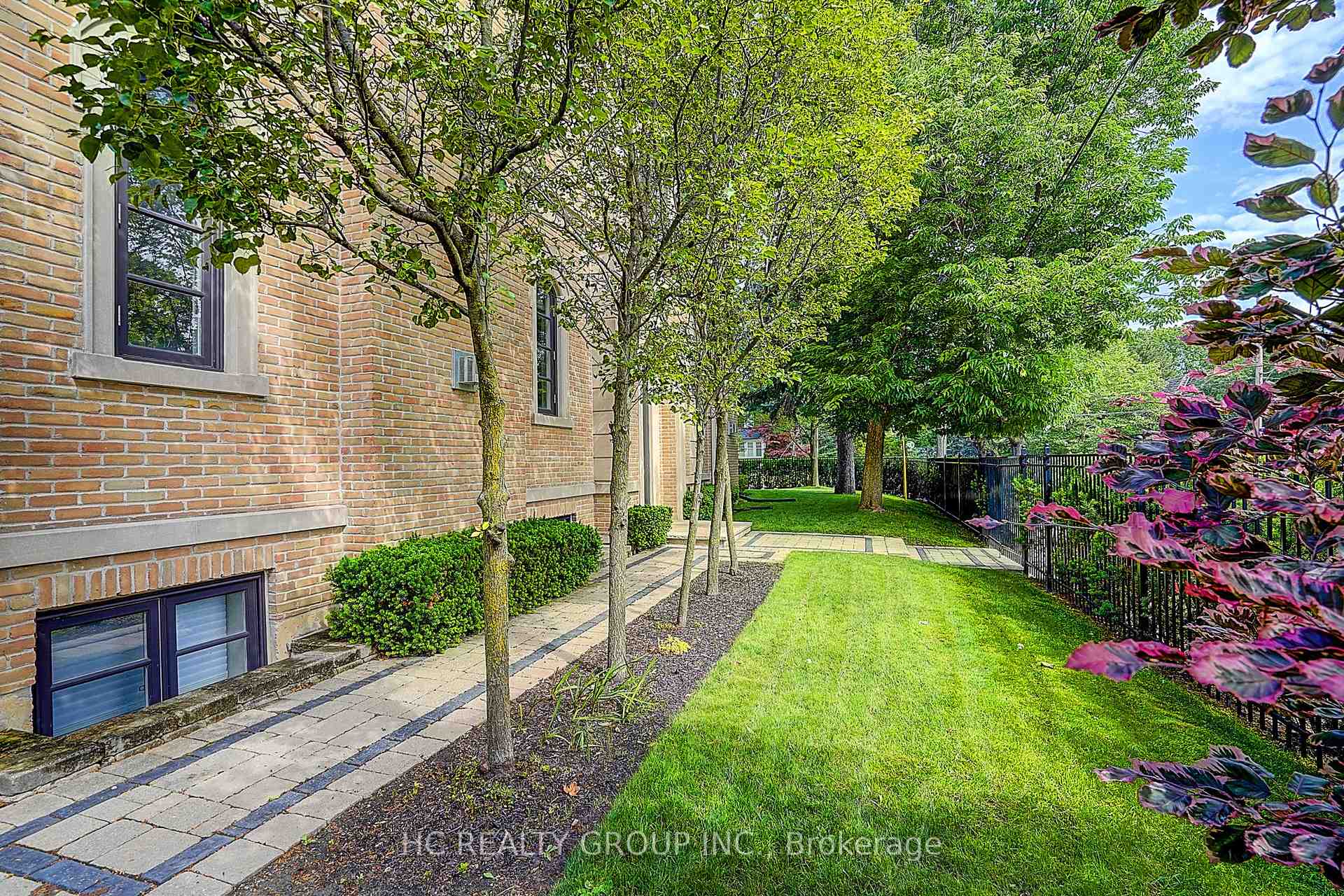 Photo 3 of 119 Strathallan Boulevard, Toronto, Lawrence Park South — HOMEH