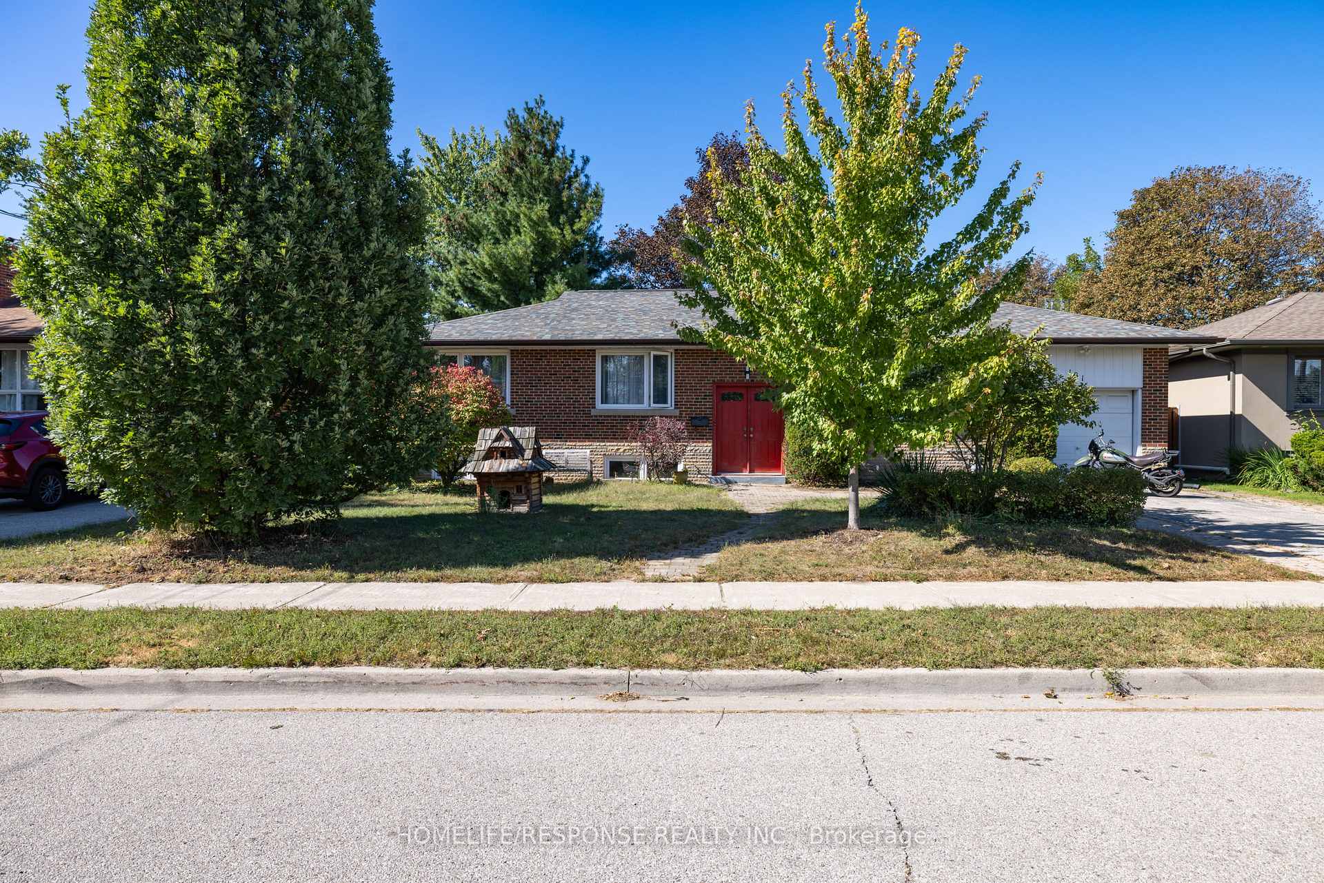 Photo 2 of 181 McGill Street, Mississauga, Cooksville — HOMEH