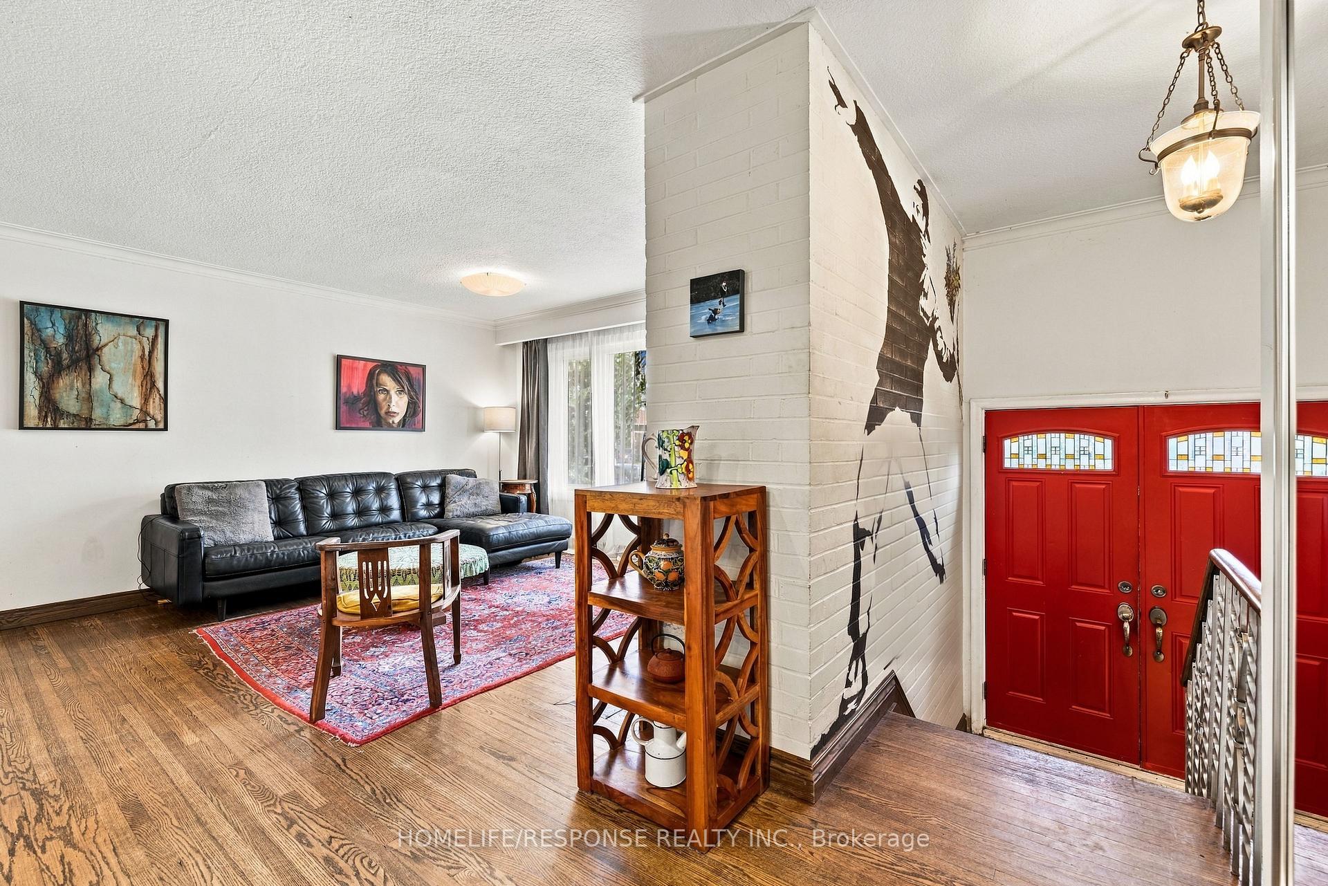 Photo 3 of 181 McGill Street, Mississauga, Cooksville — HOMEH