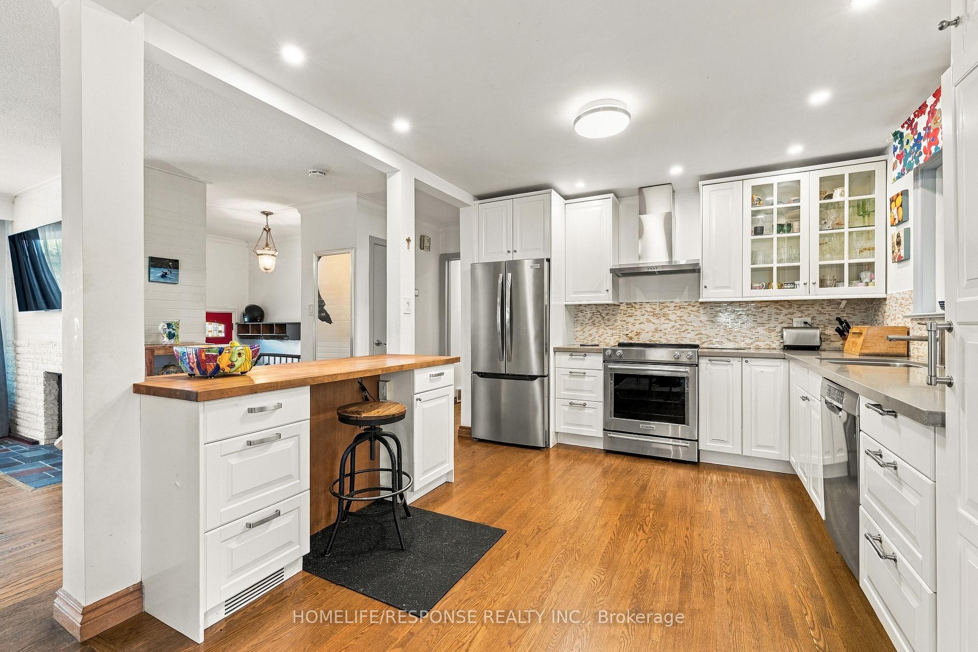 Photo 4 of 181 McGill Street, Mississauga, Cooksville — HOMEH