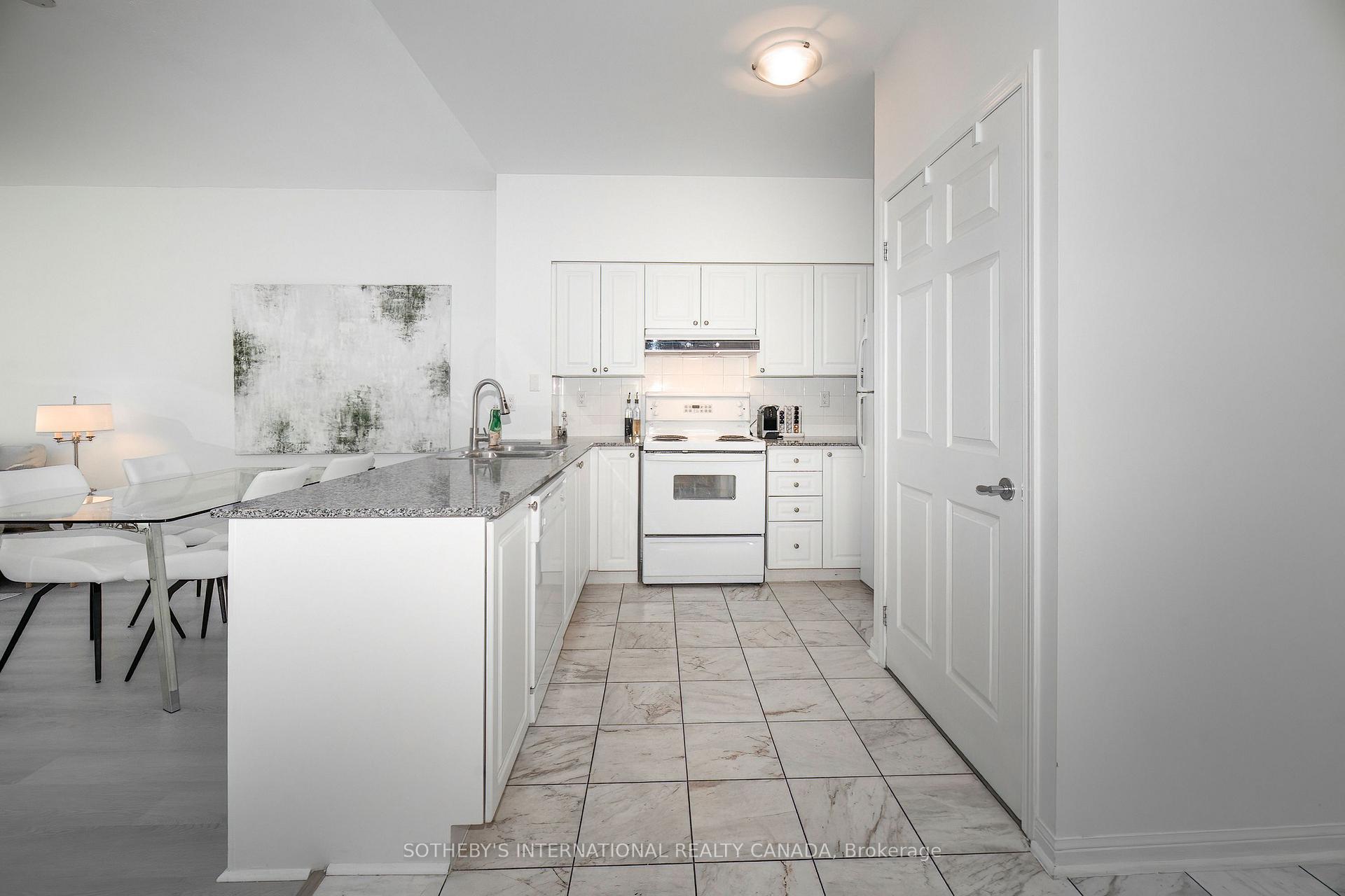 Photo 4 of Unit 1815, 230 Queens Quay W, Toronto, Waterfront Communities — HOMEH