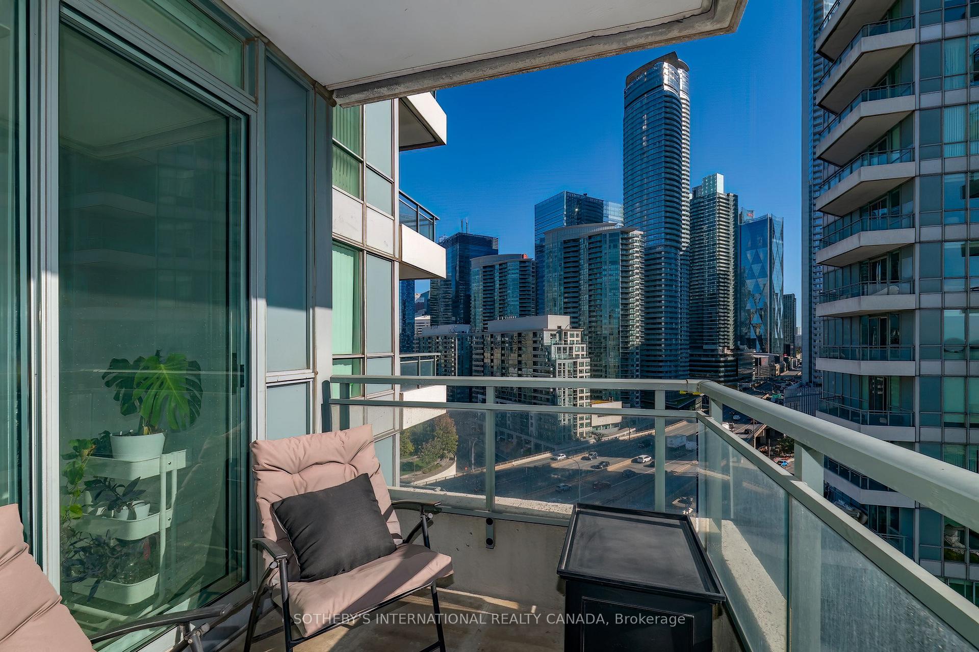 Photo 12 of Unit 1815, 230 Queens Quay W, Toronto, Waterfront Communities — HOMEH