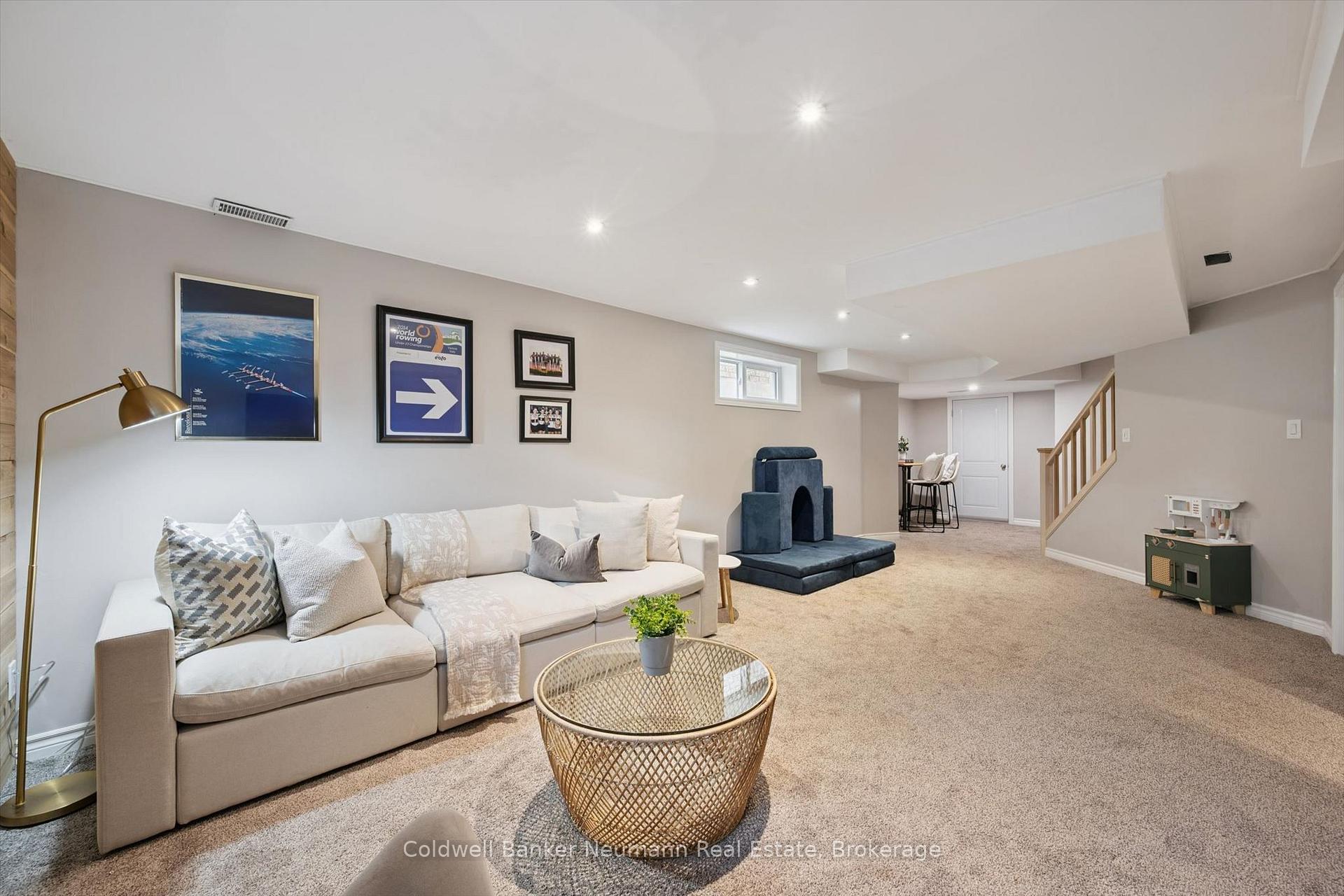 Photo 27 of 45 Marsh Crescent, Guelph, Pineridge/Westminster Woods — HOMEH