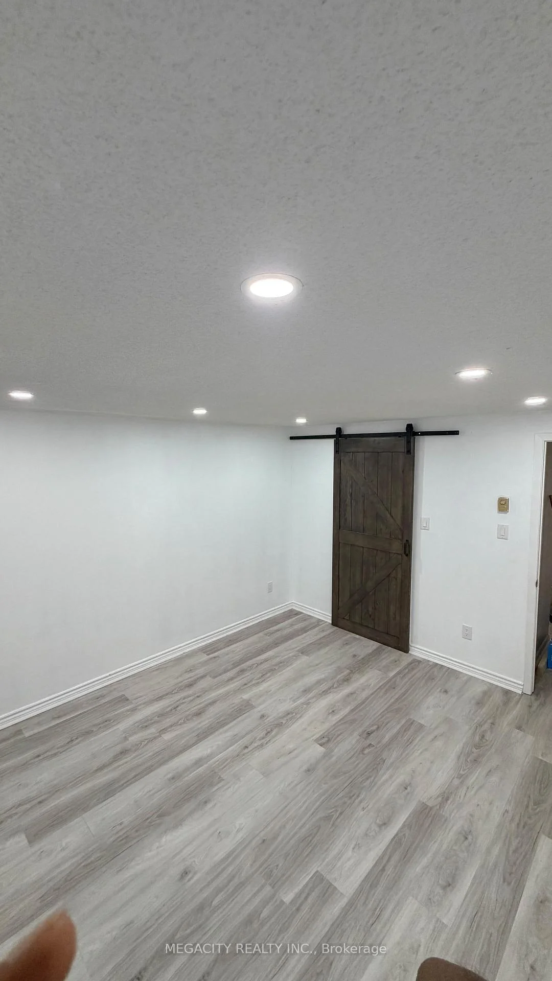 Photo 3 of 14 Chesterton Lane, Guelph, Grange Road — HOMEH