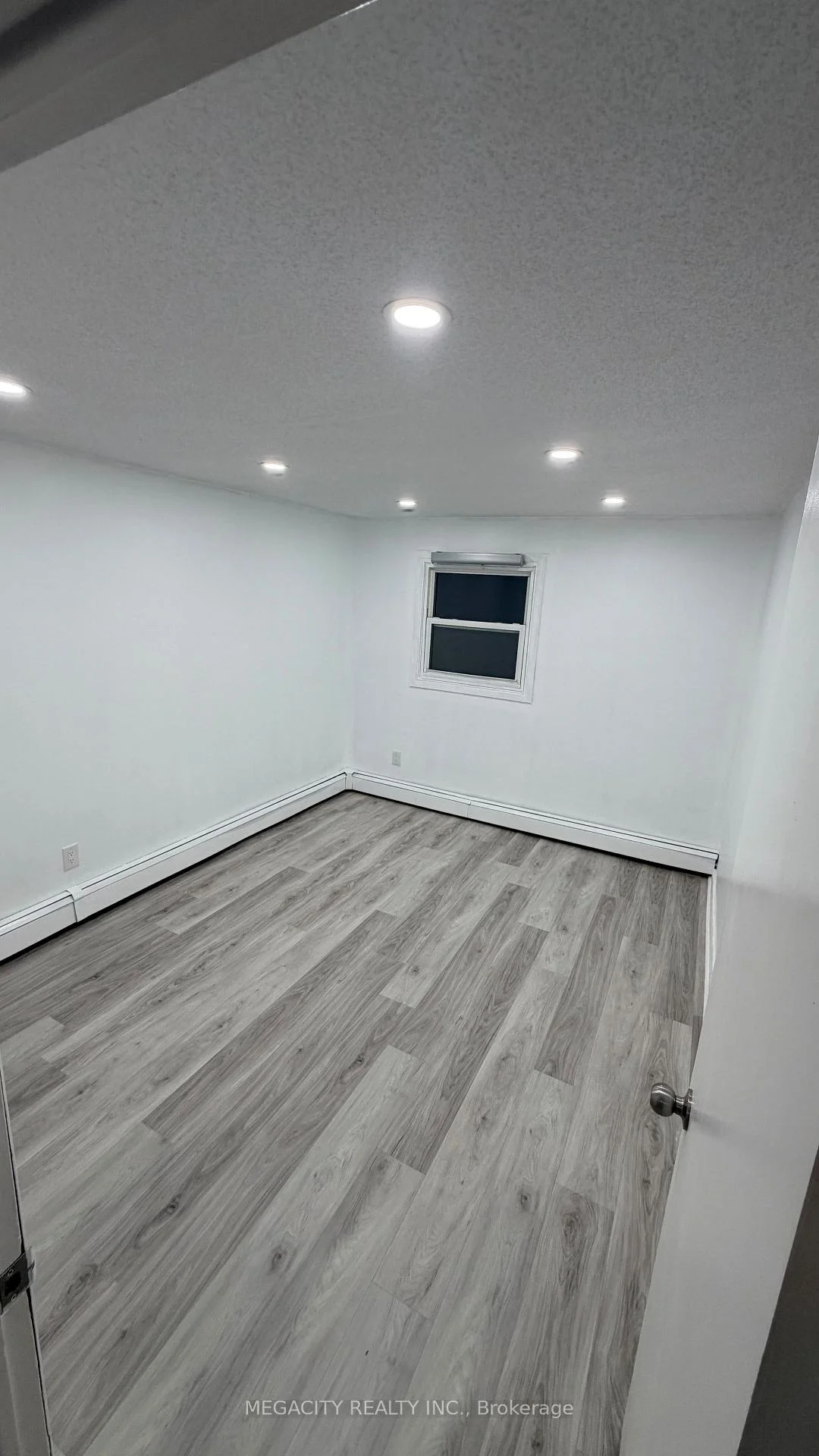 Photo 11 of 14 Chesterton Lane, Guelph, Grange Road — HOMEH