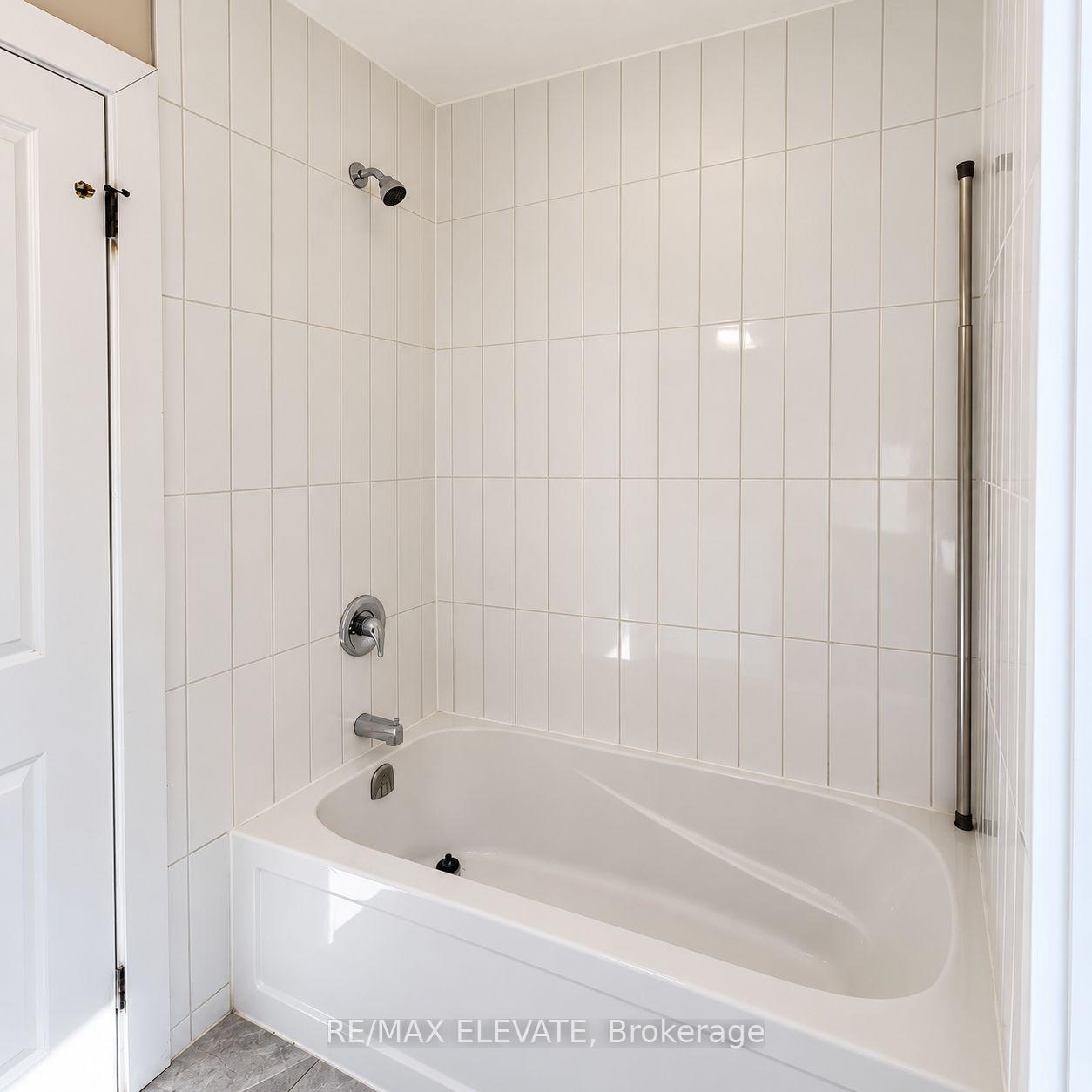 Photo 7 of Unit 3, 178 Ardagh Road, Barrie, Ardagh — HOMEH