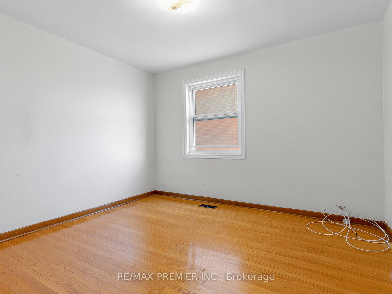 Photo 5 of 86 Gilbert Avenue, Toronto, Corso Italia-Davenport — HOMEH