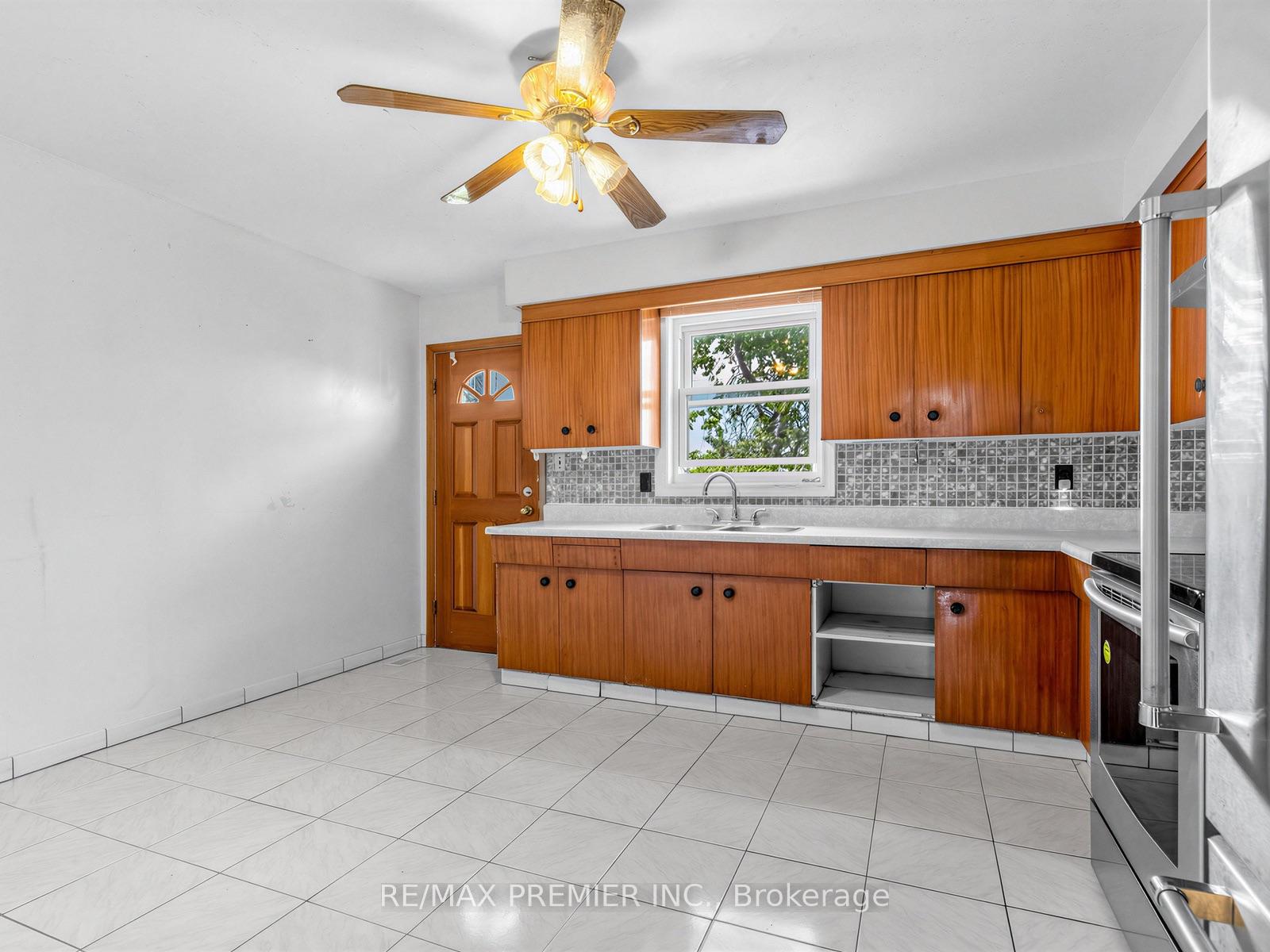 Photo 9 of 86 Gilbert Avenue, Toronto, Corso Italia-Davenport — HOMEH