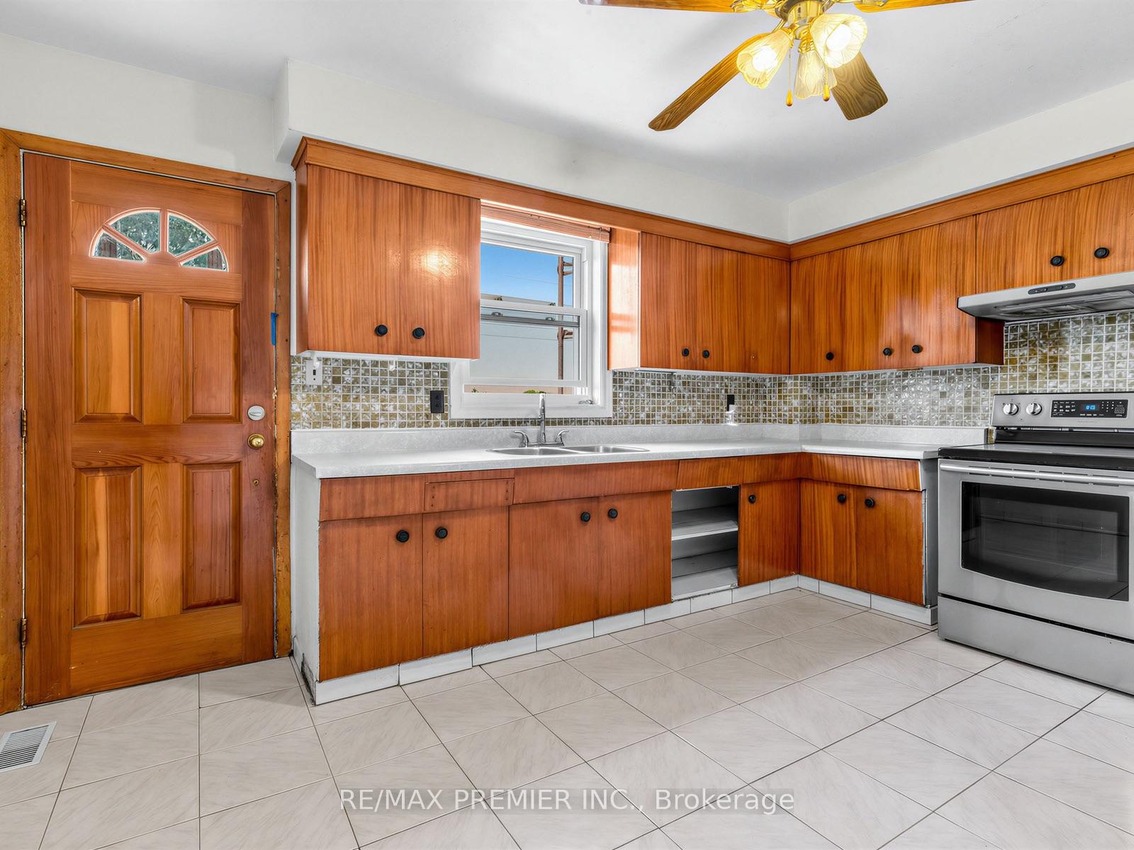 Photo 10 of 86 Gilbert Avenue, Toronto, Corso Italia-Davenport — HOMEH