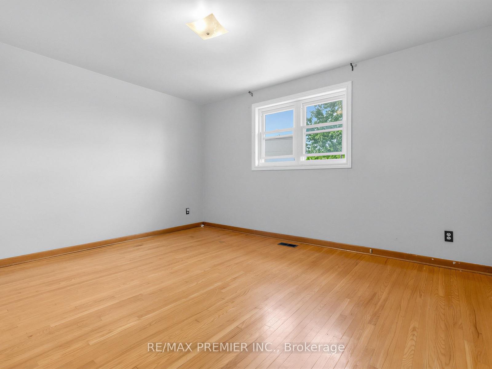 Photo 12 of 86 Gilbert Avenue, Toronto, Corso Italia-Davenport — HOMEH