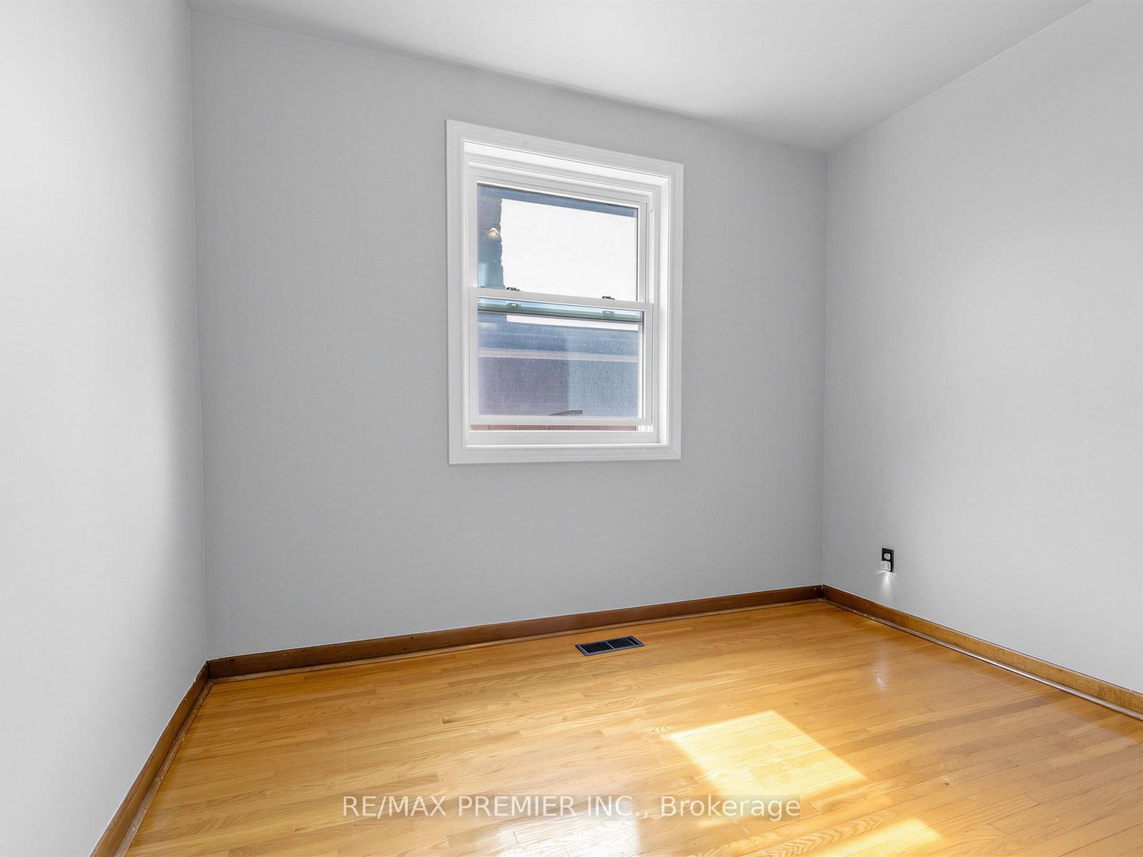 Photo 17 of 86 Gilbert Avenue, Toronto, Corso Italia-Davenport — HOMEH