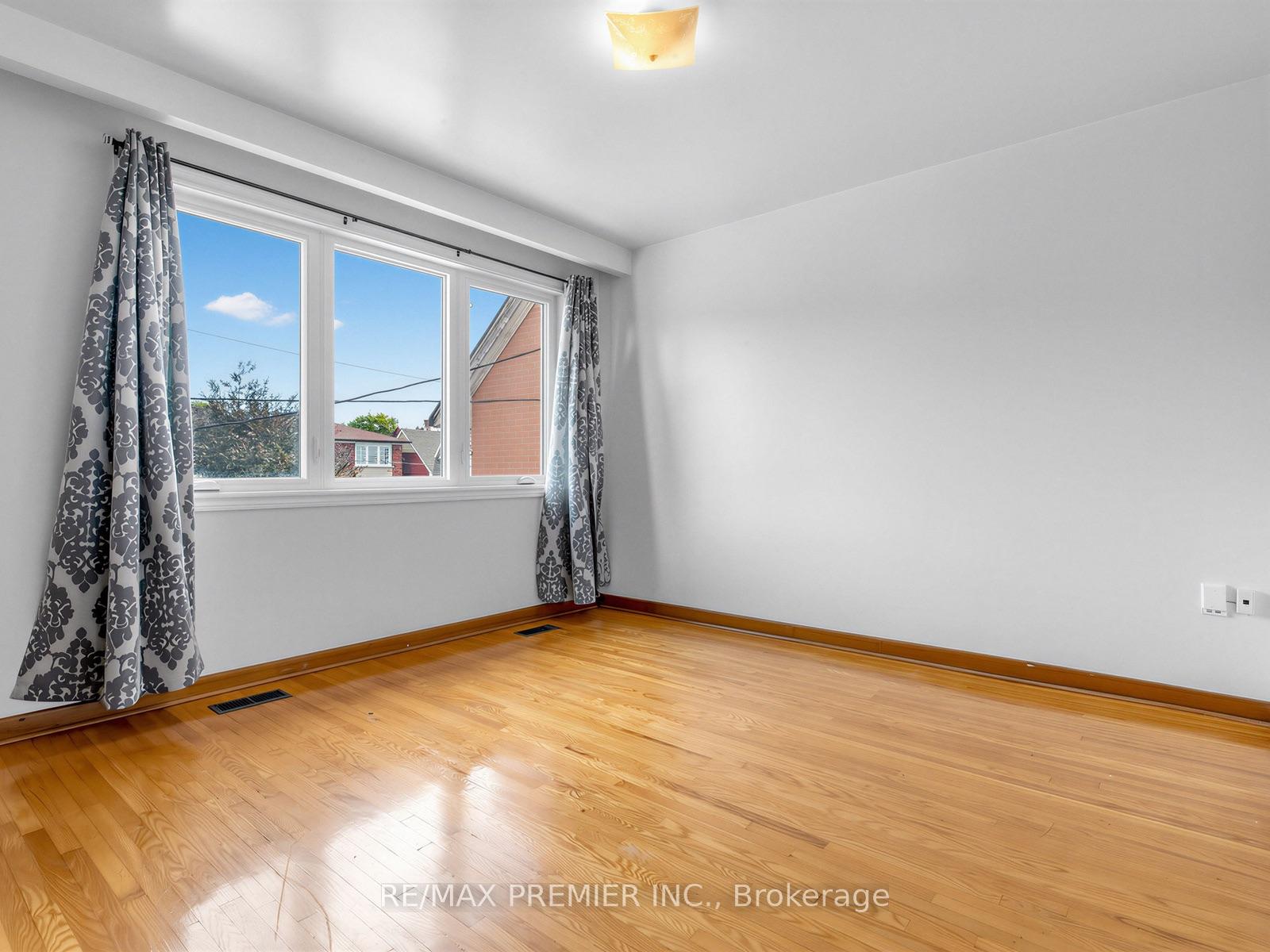 Photo 19 of 86 Gilbert Avenue, Toronto, Corso Italia-Davenport — HOMEH