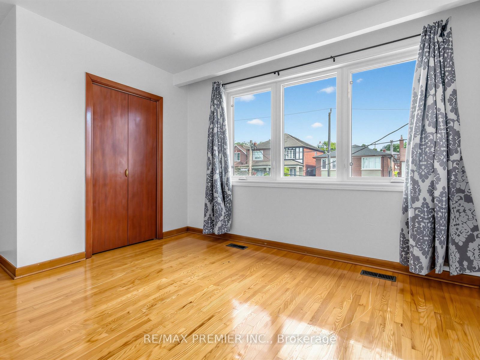 Photo 20 of 86 Gilbert Avenue, Toronto, Corso Italia-Davenport — HOMEH
