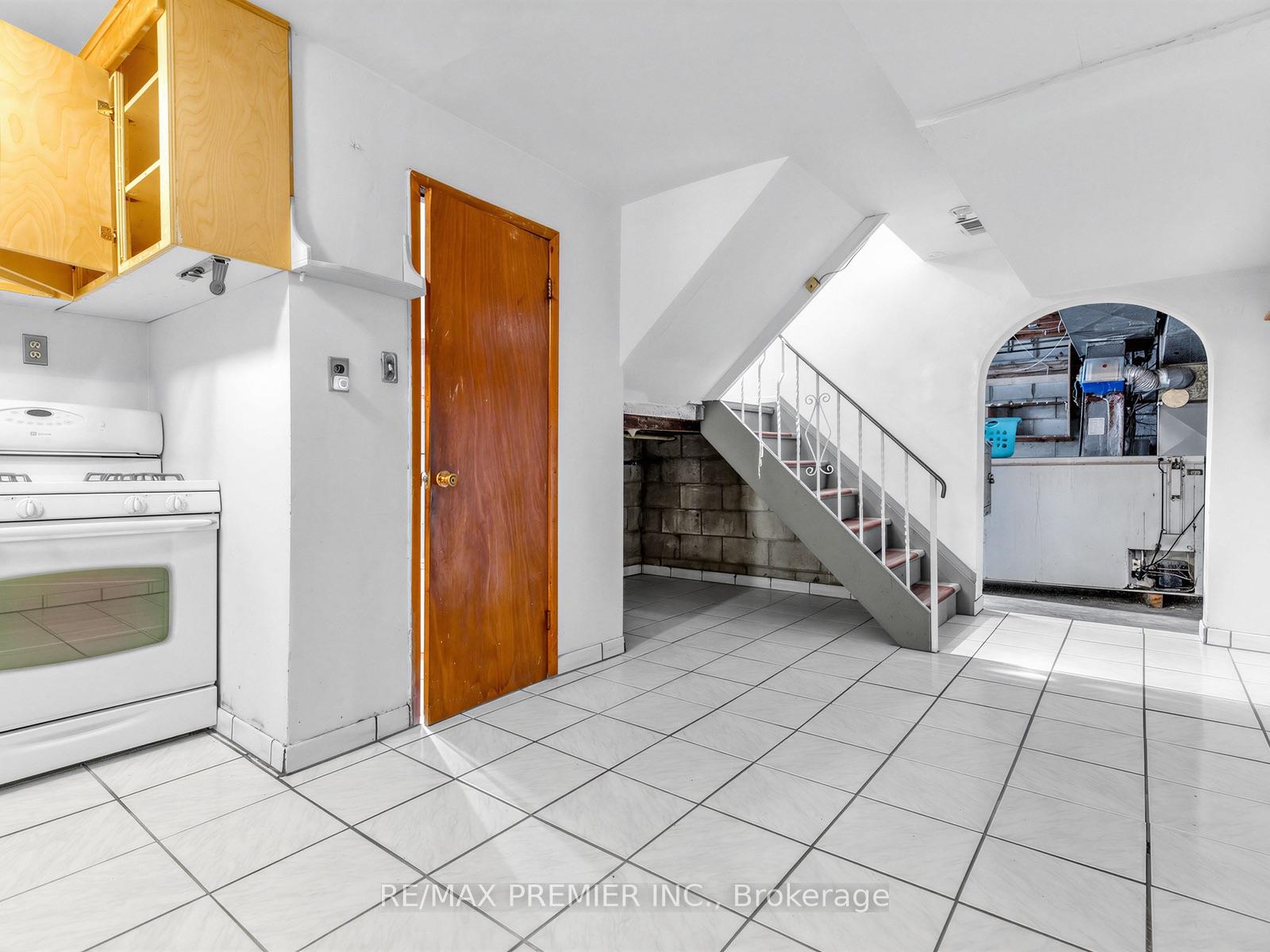 Photo 22 of 86 Gilbert Avenue, Toronto, Corso Italia-Davenport — HOMEH
