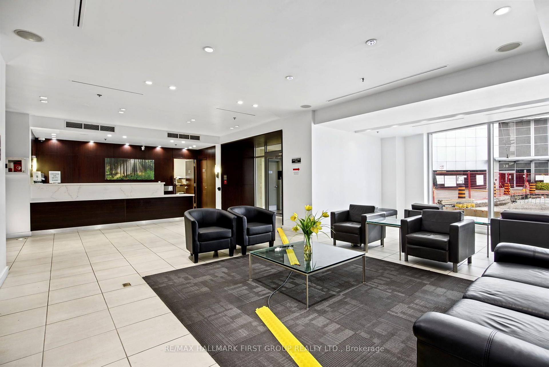 Photo 2 of Unit 1002, 36 Lee Centre Drive, Scarborough, Woburn — HOMEH