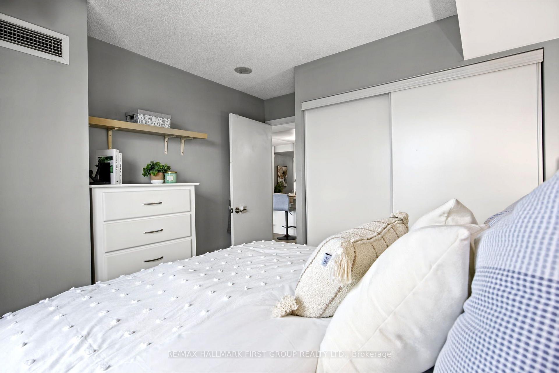 Photo 15 of Unit 1002, 36 Lee Centre Drive, Scarborough, Woburn — HOMEH