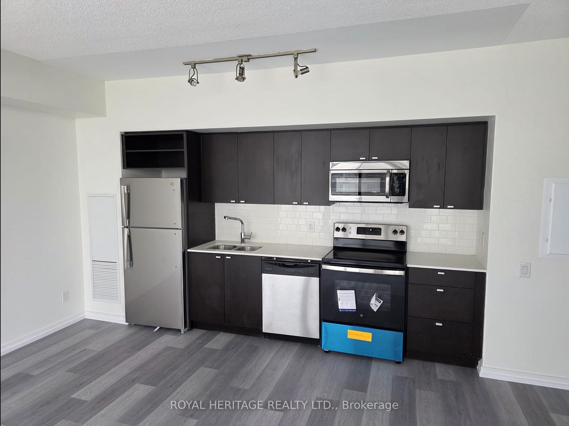 Photo 6 of Unit 1216, 105 Queensway Avenue, Toronto, High Park-Swansea — HOMEH