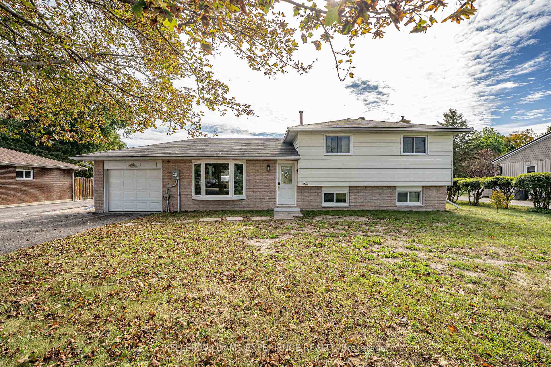 Photo 3 of 2341 Sunnidale Road, Springwater, Rural Springwater — HOMEH