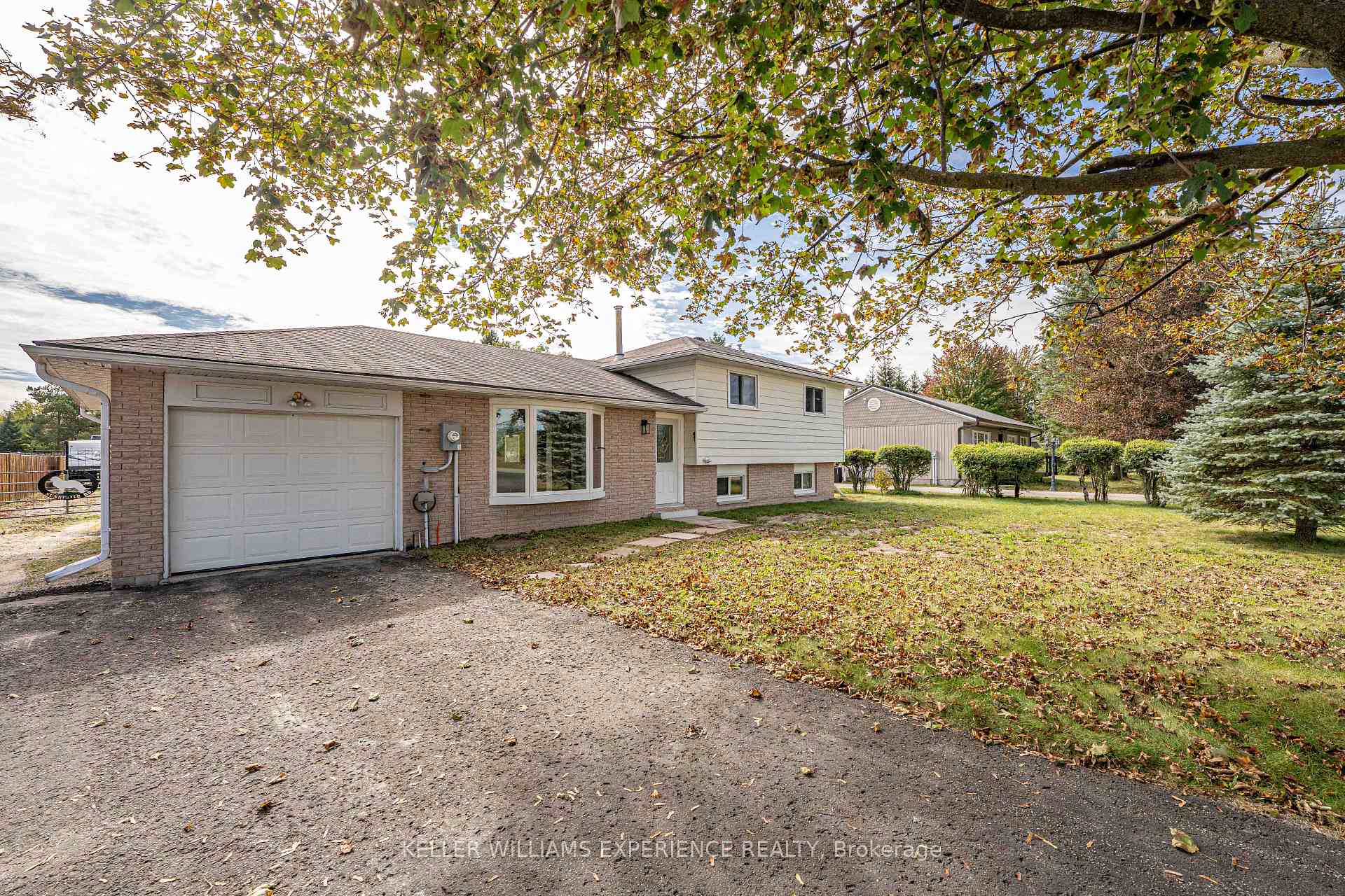 Photo 7 of 2341 Sunnidale Road, Springwater, Rural Springwater — HOMEH