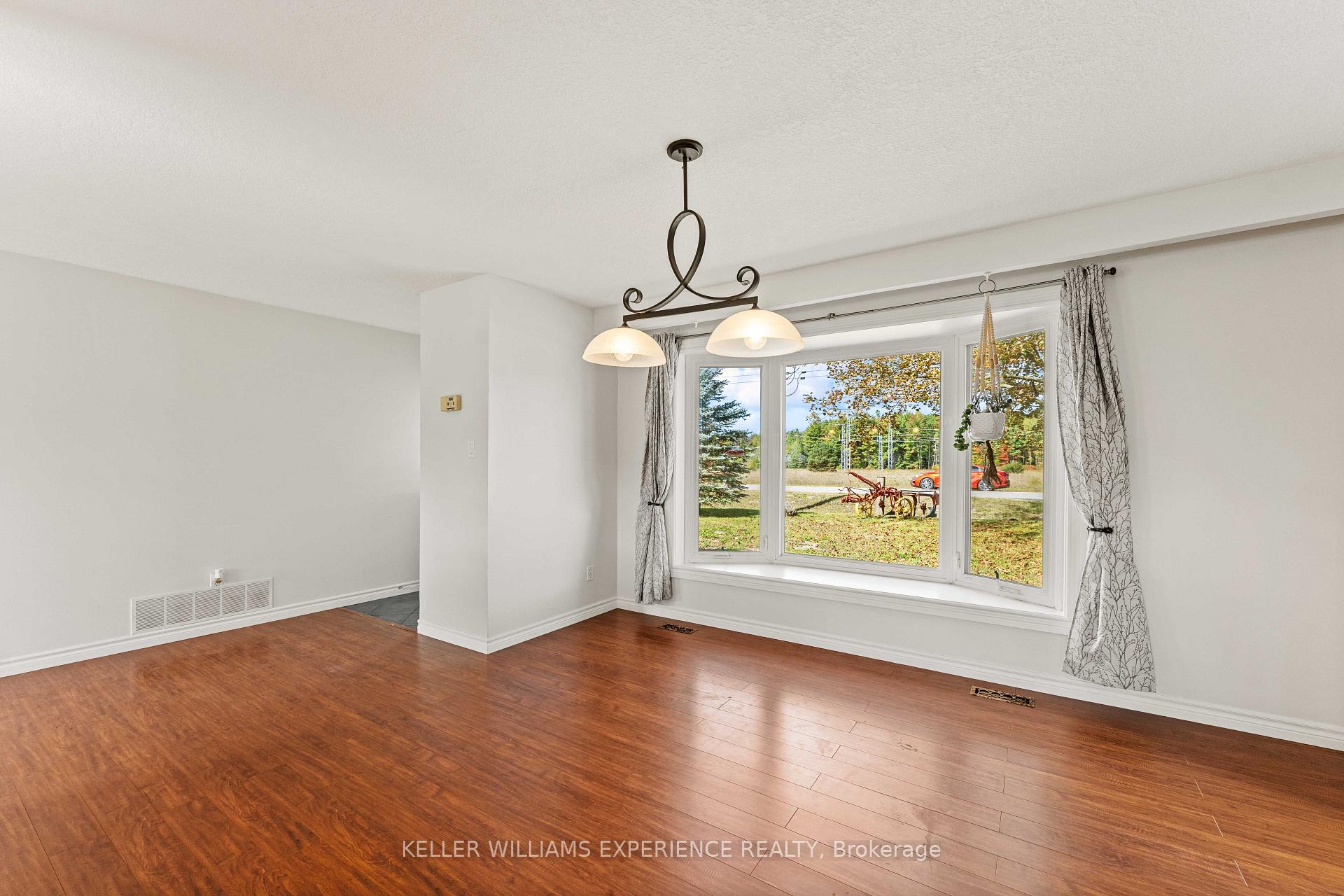 Photo 10 of 2341 Sunnidale Road, Springwater, Rural Springwater — HOMEH