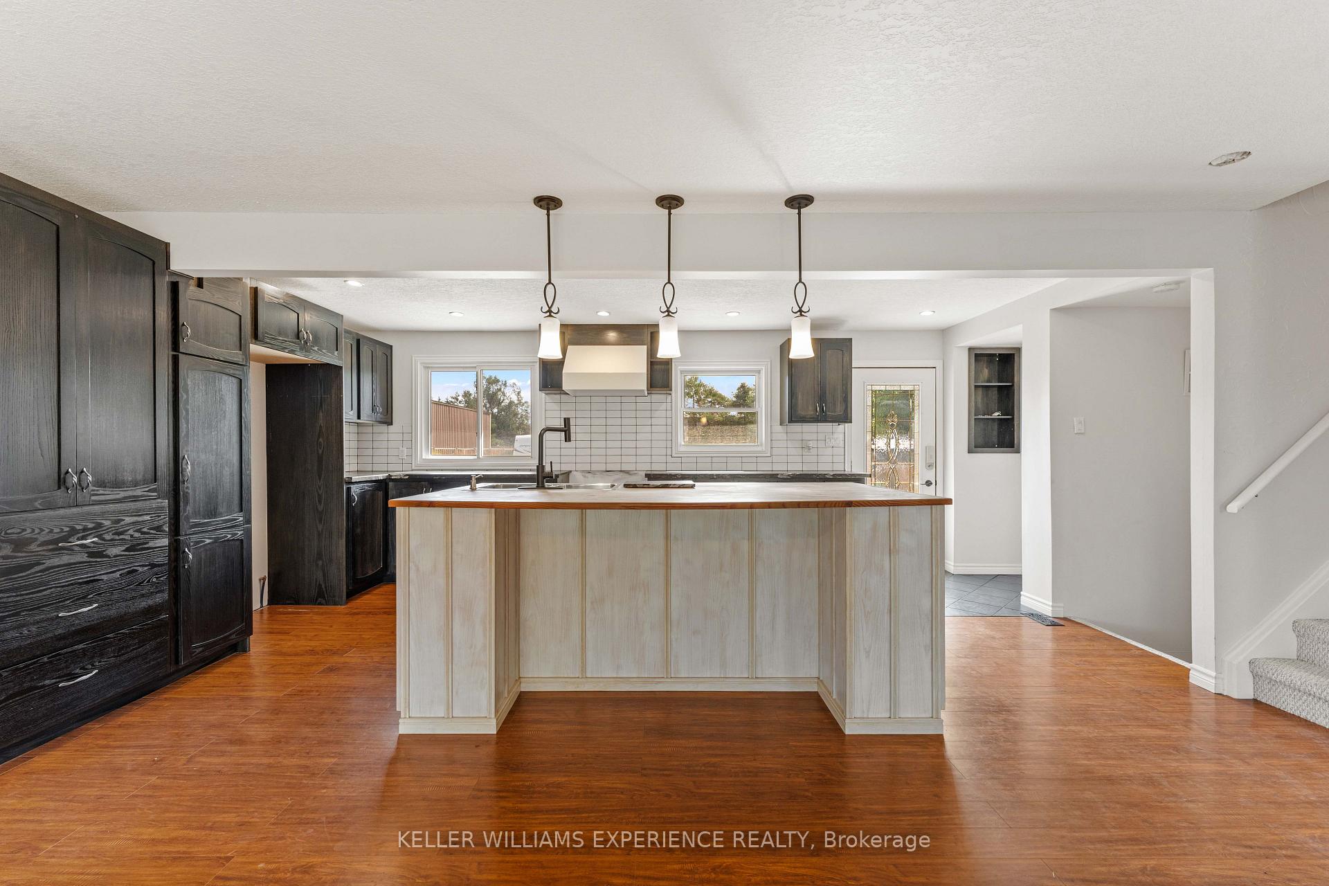 Photo 11 of 2341 Sunnidale Road, Springwater, Rural Springwater — HOMEH