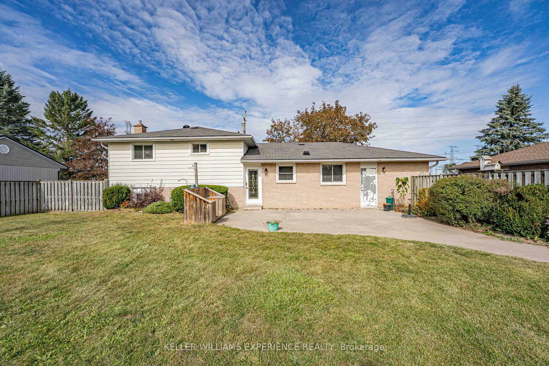 Photo 24 of 2341 Sunnidale Road, Springwater, Rural Springwater — HOMEH