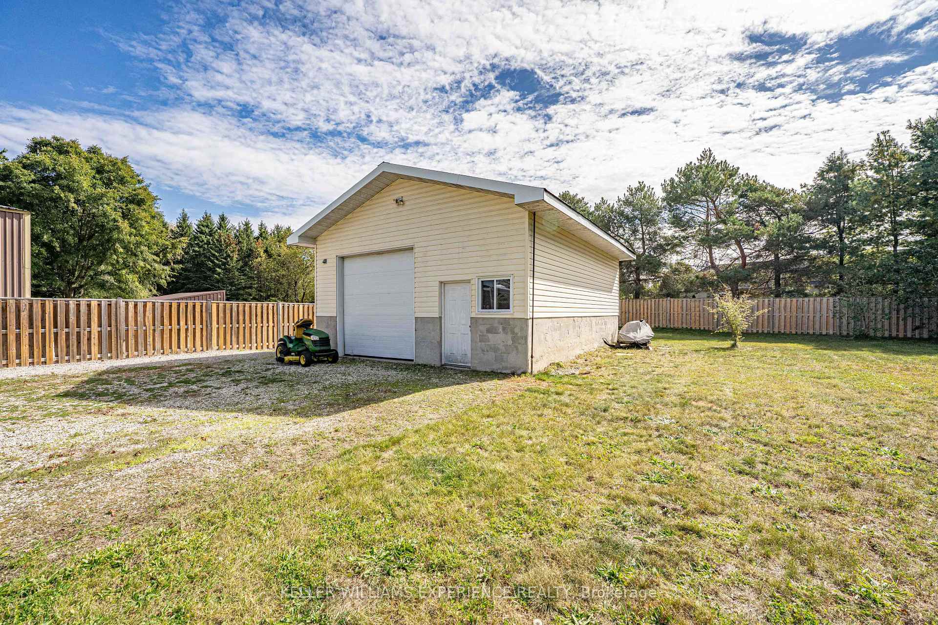 Photo 28 of 2341 Sunnidale Road, Springwater, Rural Springwater — HOMEH