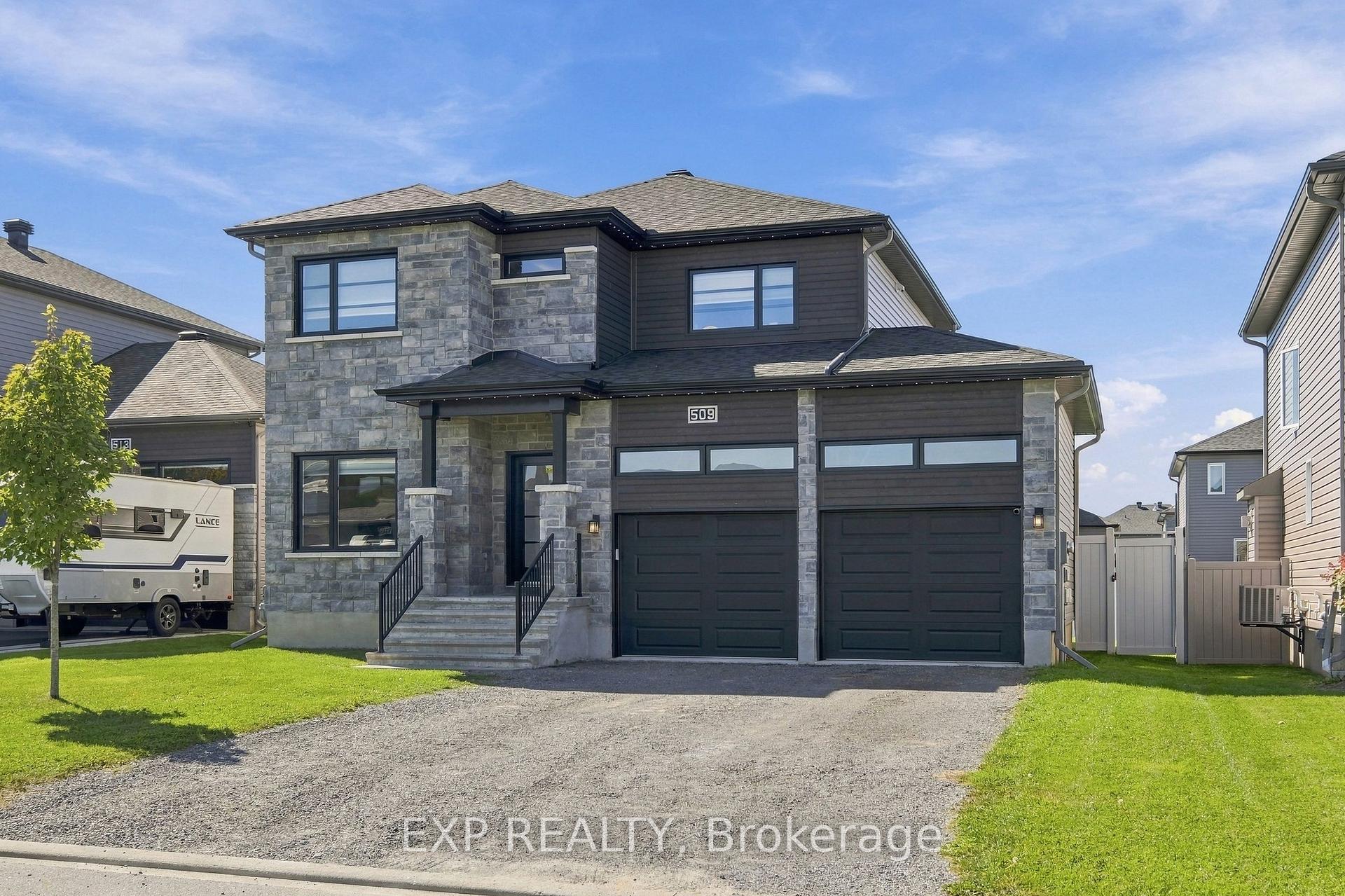 Photo 2 of 509 Lucent Street, Russell, Village of Russell — HOMEH