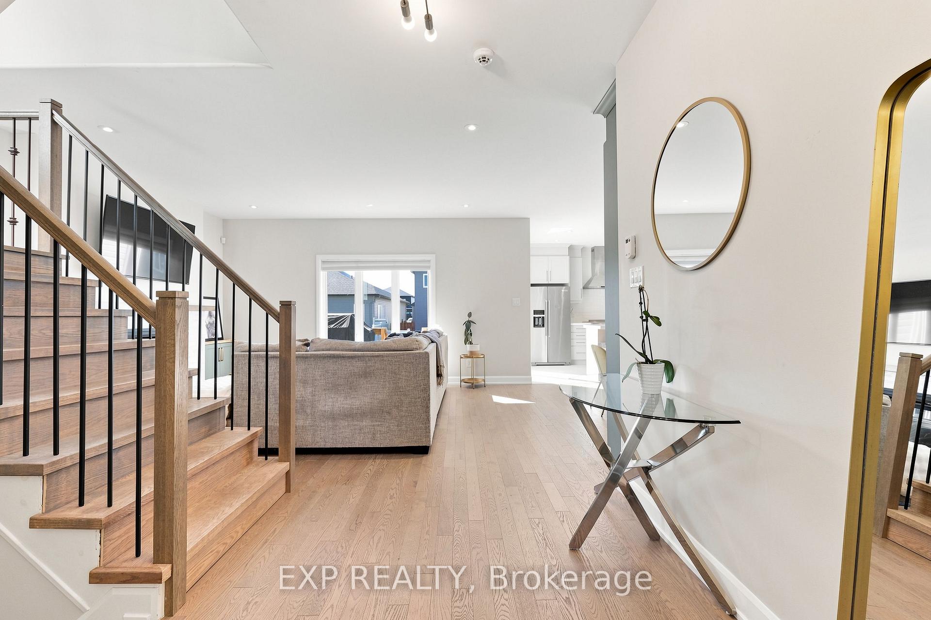 Photo 5 of 509 Lucent Street, Russell, Village of Russell — HOMEH
