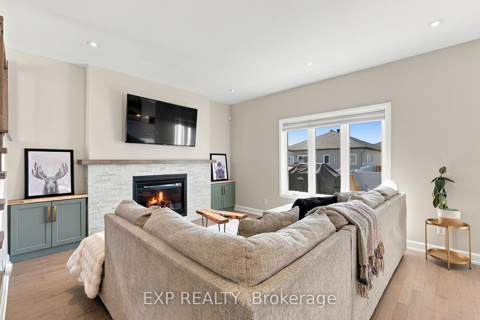 Photo 6 of 509 Lucent Street, Russell, Village of Russell — HOMEH