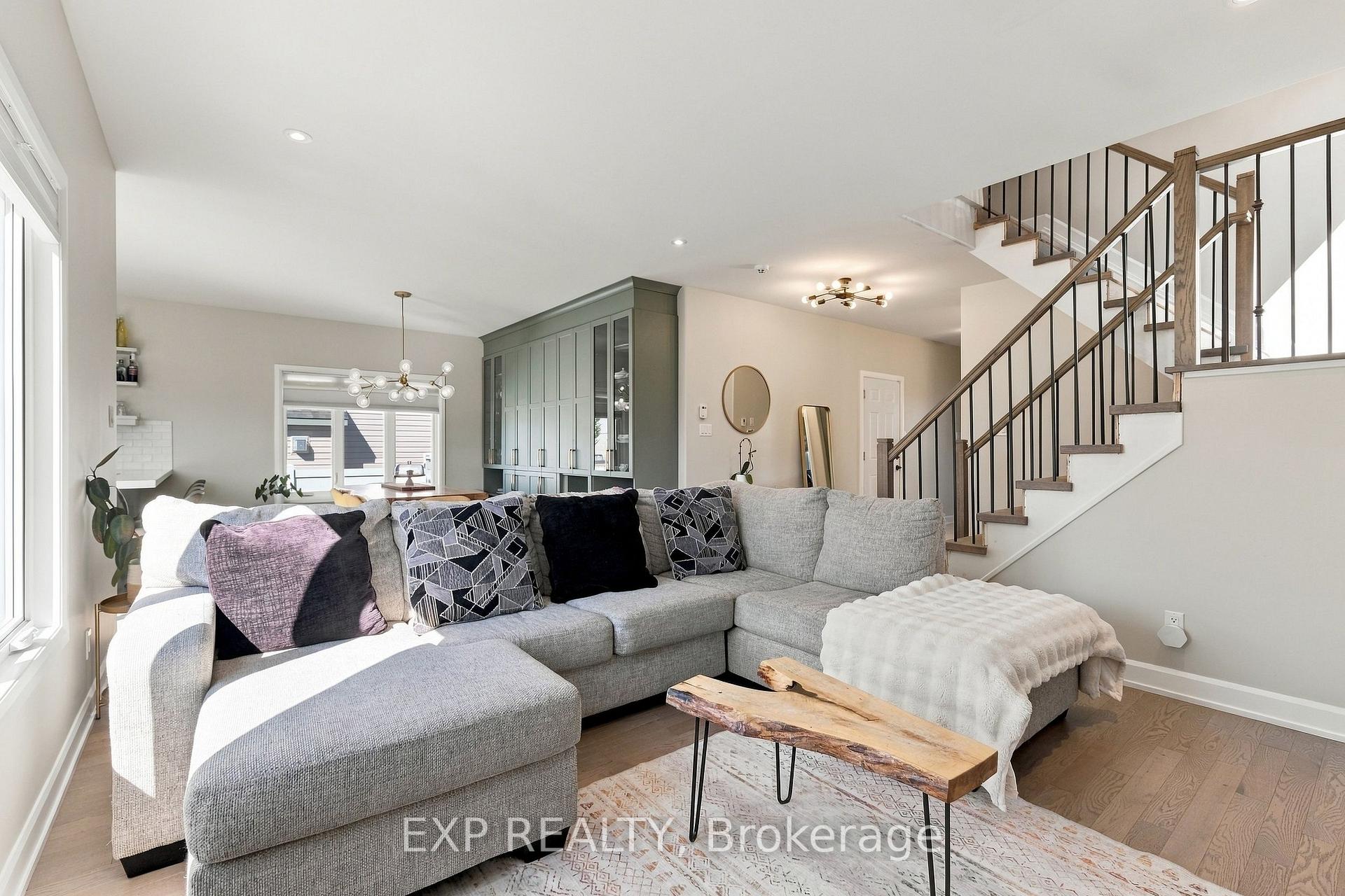 Photo 8 of 509 Lucent Street, Russell, Village of Russell — HOMEH