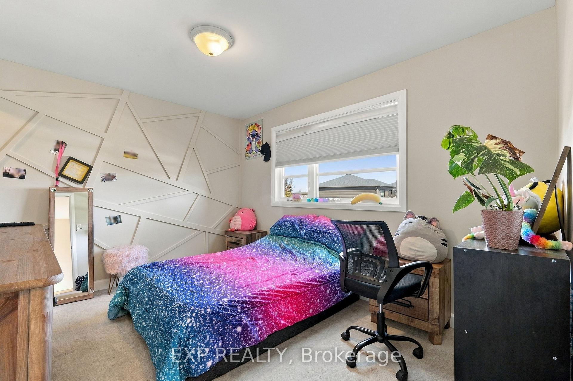 Photo 23 of 509 Lucent Street, Russell, Village of Russell — HOMEH