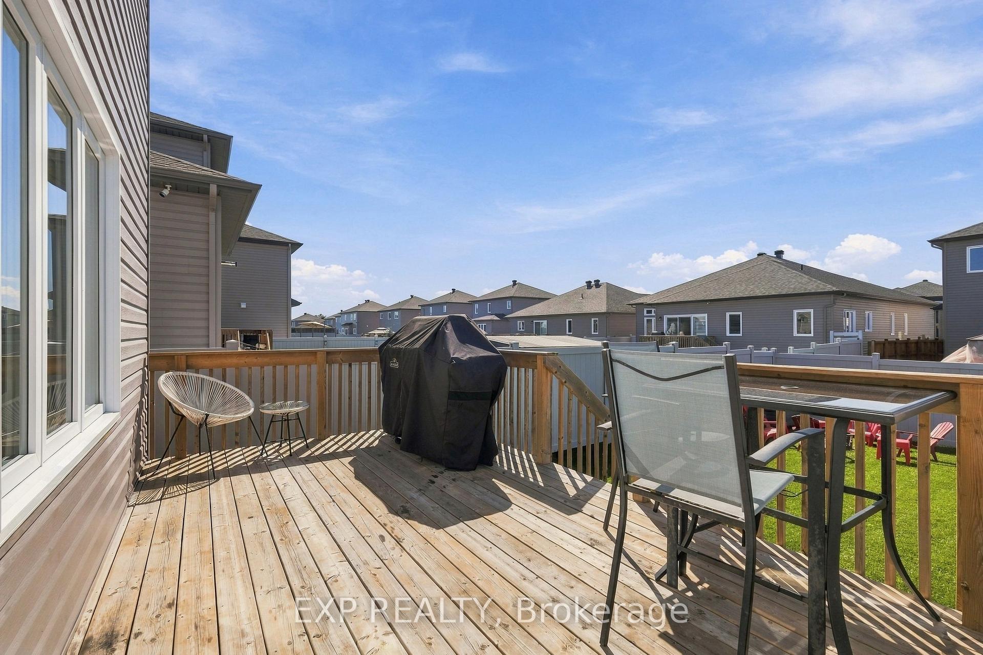 Photo 32 of 509 Lucent Street, Russell, Village of Russell — HOMEH