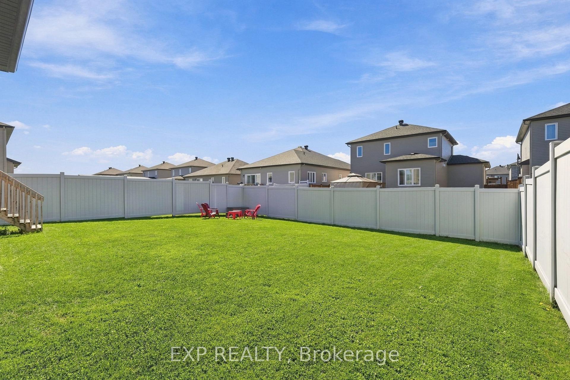 Photo 35 of 509 Lucent Street, Russell, Village of Russell — HOMEH