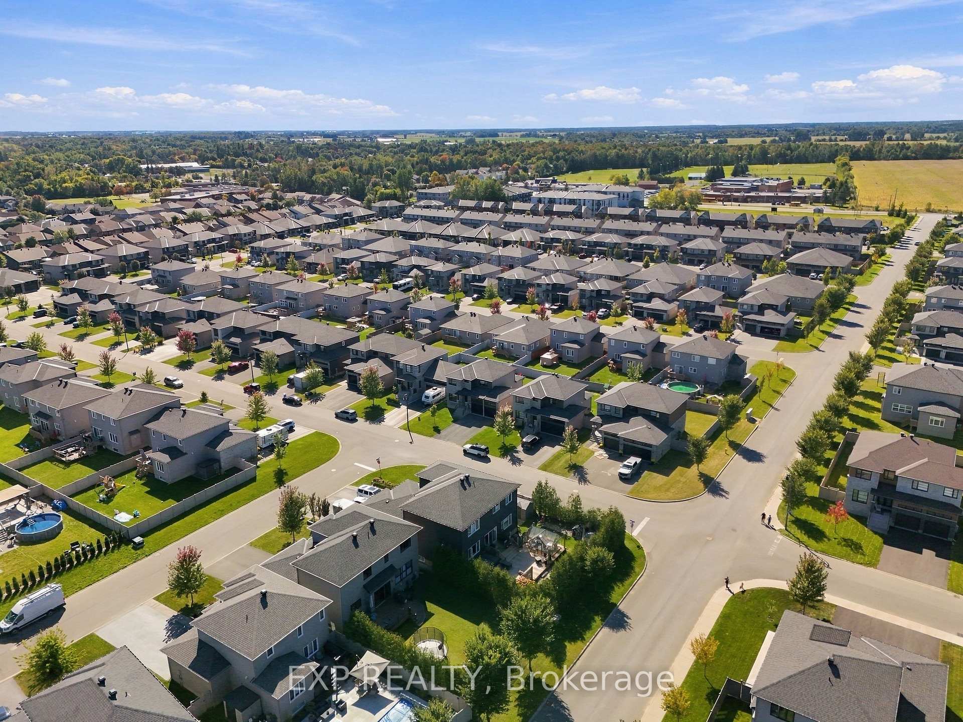 Photo 38 of 509 Lucent Street, Russell, Village of Russell — HOMEH