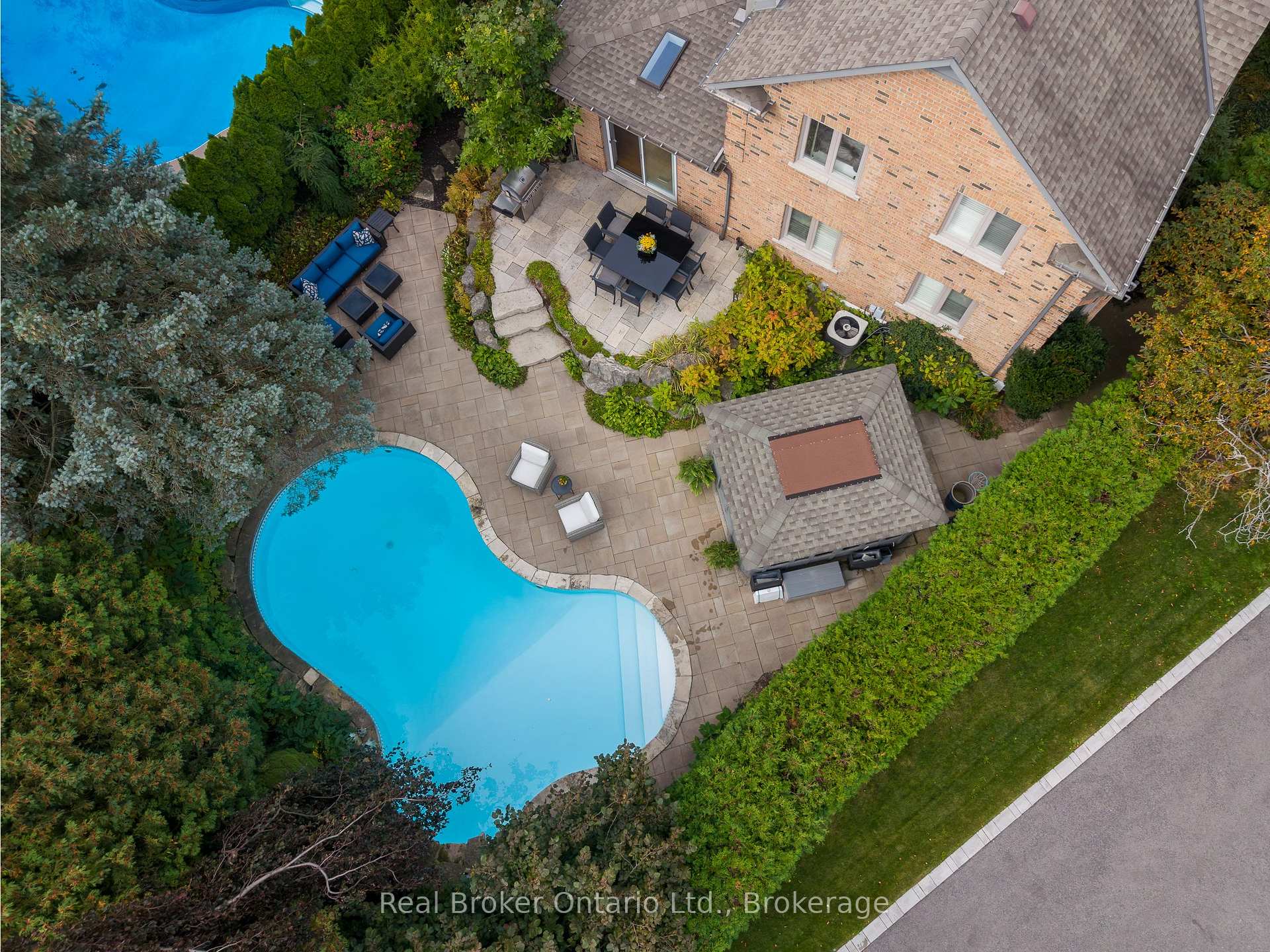 Photo 3 of 3270 Shelburne Place, Oakville, Bronte — HOMEH