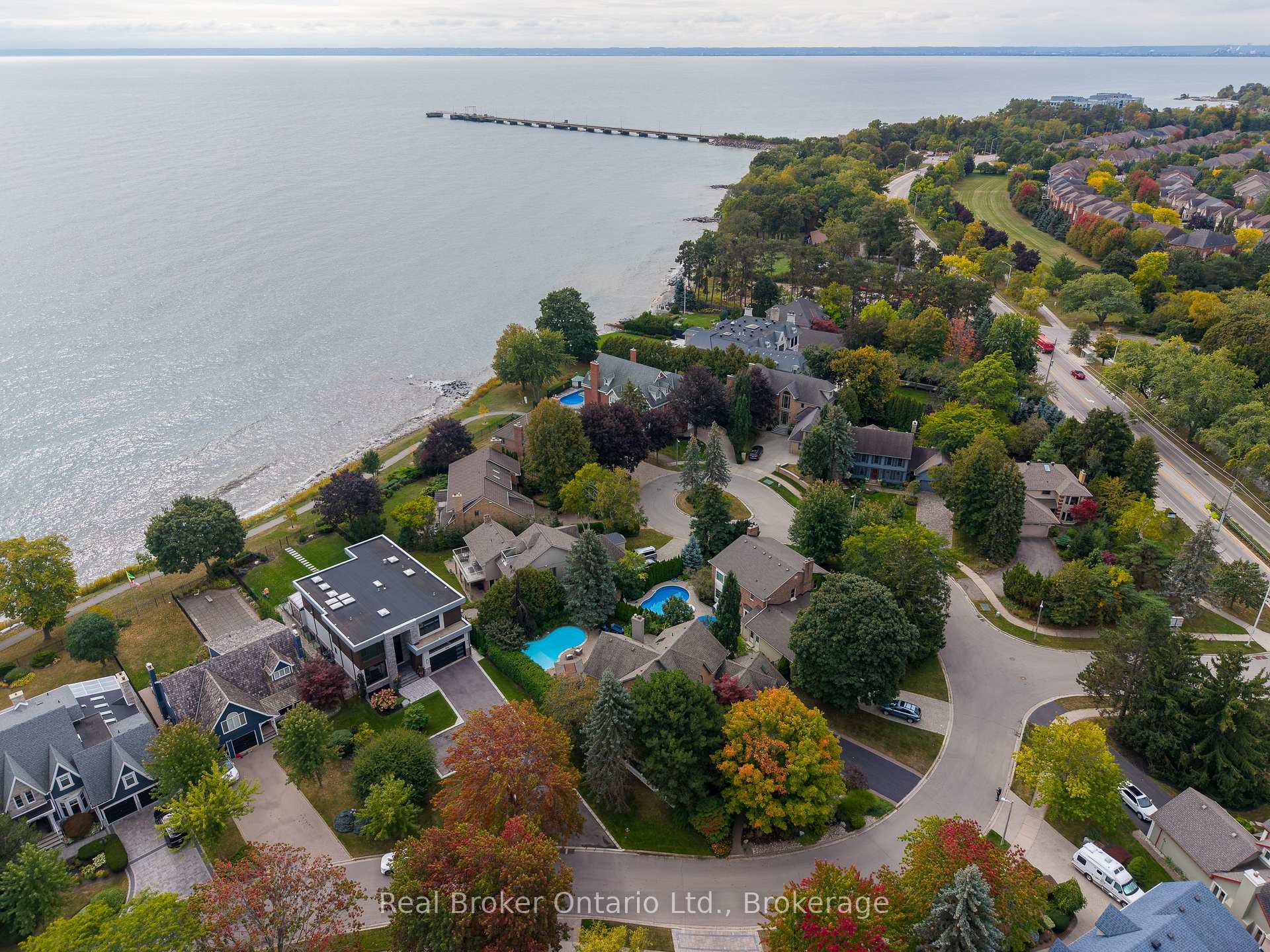 Photo 4 of 3270 Shelburne Place, Oakville, Bronte — HOMEH