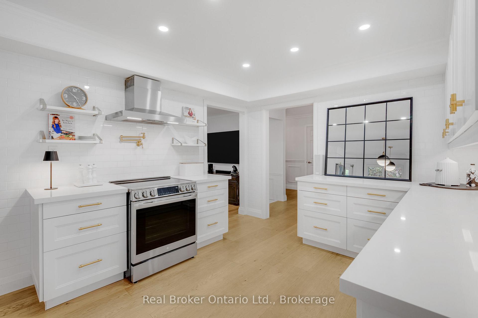 Photo 8 of 3270 Shelburne Place, Oakville, Bronte — HOMEH