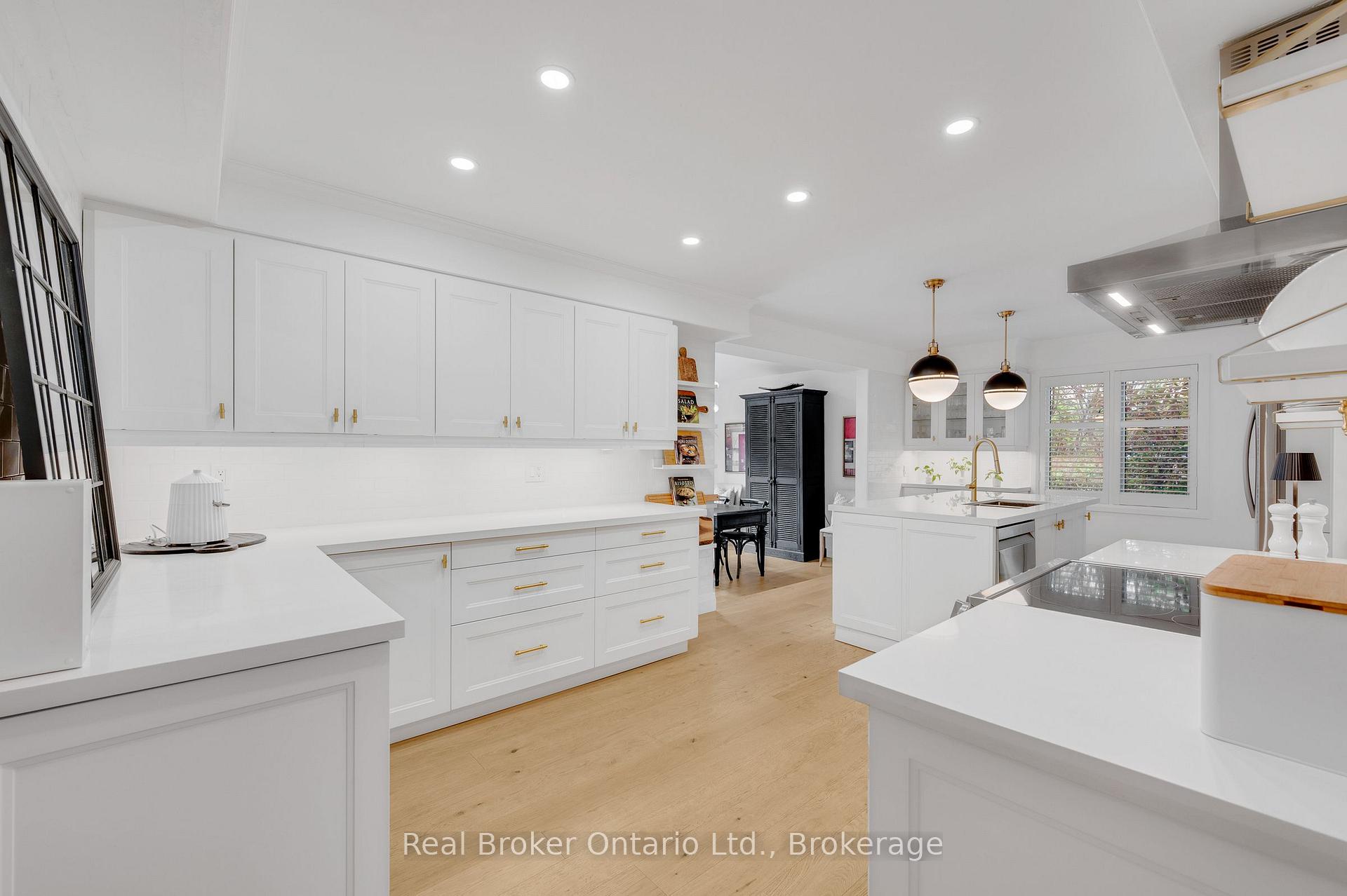 Photo 11 of 3270 Shelburne Place, Oakville, Bronte — HOMEH